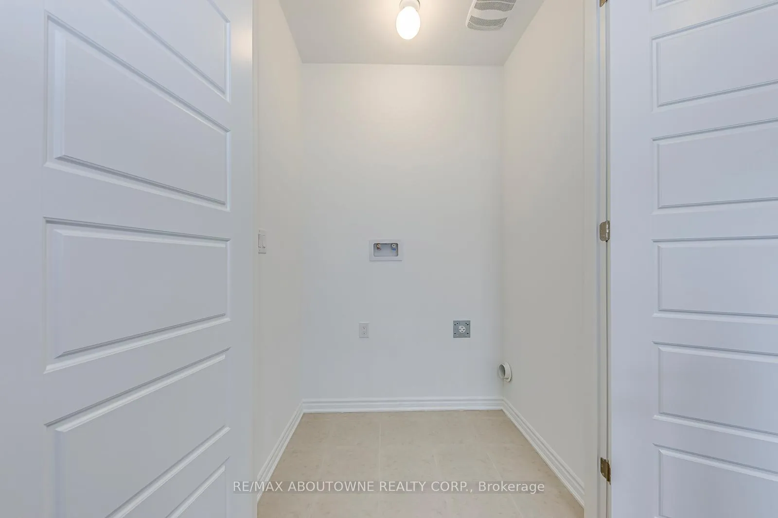 Photo 35 of 1363 Copley Court, Milton, Bowes — HOMEH