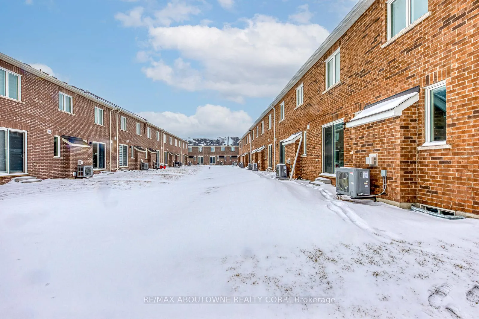 Photo 36 of 1363 Copley Court, Milton, Bowes — HOMEH