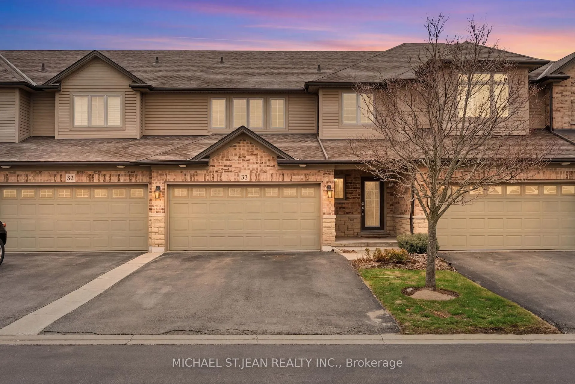 Photo 1 of Unit 33, 441 Stonehenge Drive, Hamilton, Meadowlands — HOMEH