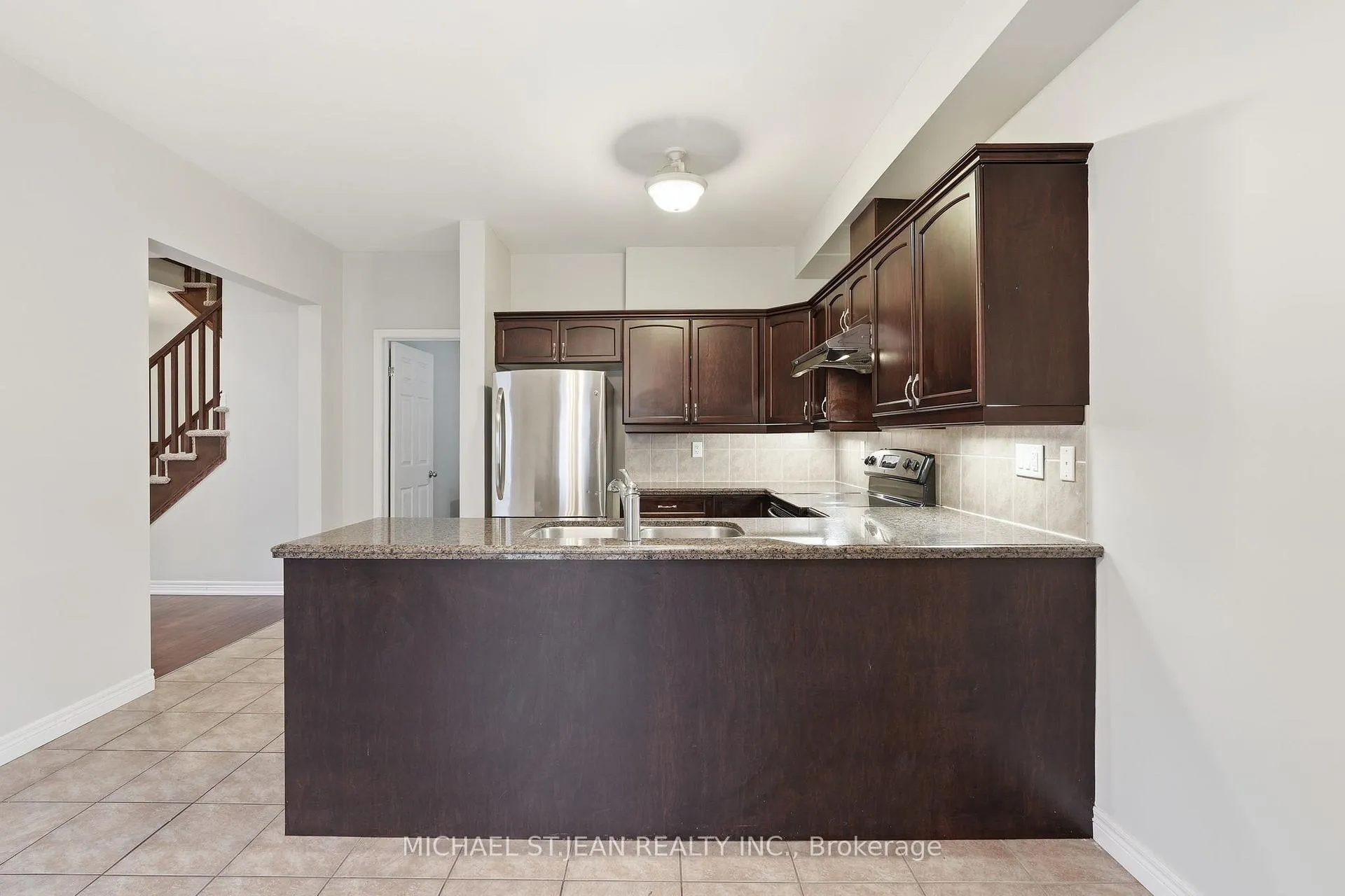 Photo 20 of Unit 33, 441 Stonehenge Drive, Hamilton, Meadowlands — HOMEH