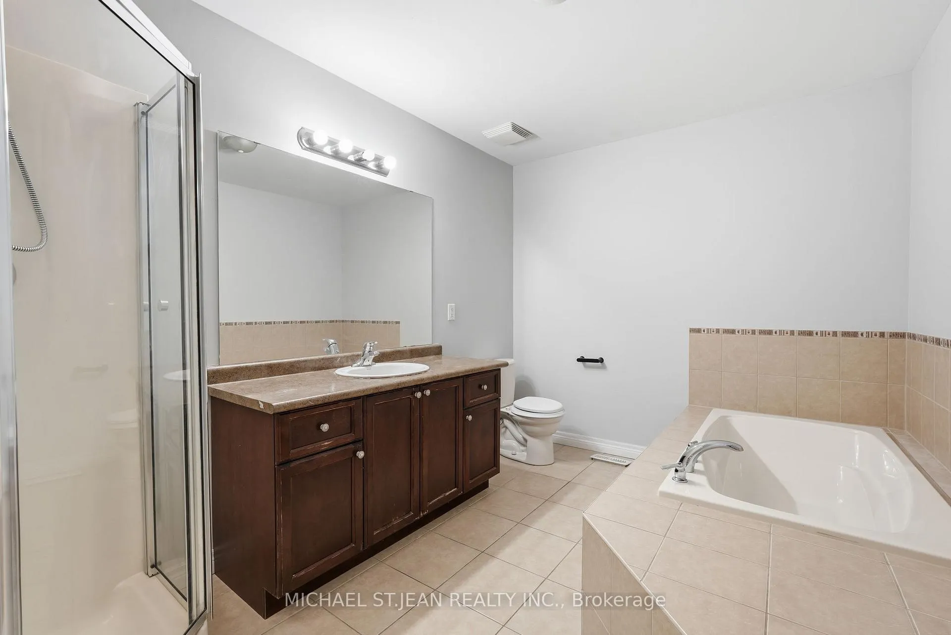 Photo 27 of Unit 33, 441 Stonehenge Drive, Hamilton, Meadowlands — HOMEH