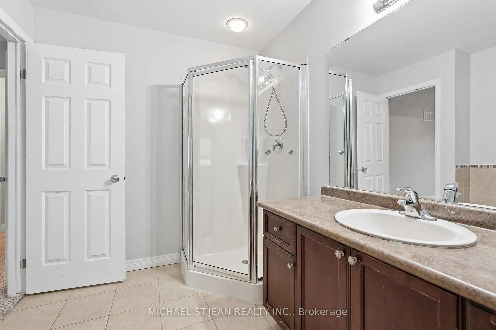 Photo 29 of Unit 33, 441 Stonehenge Drive, Hamilton, Meadowlands — HOMEH