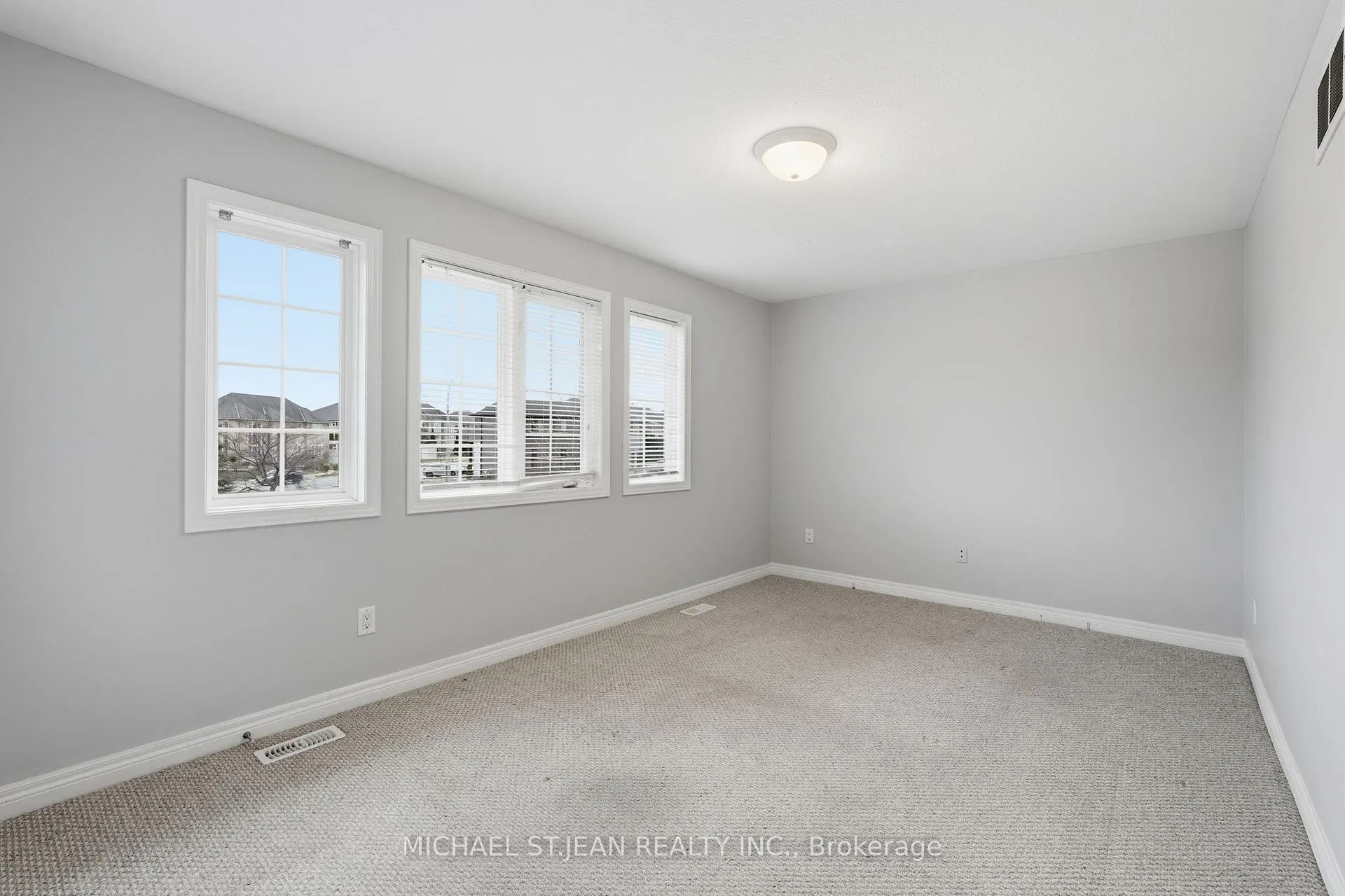 Photo 31 of Unit 33, 441 Stonehenge Drive, Hamilton, Meadowlands — HOMEH