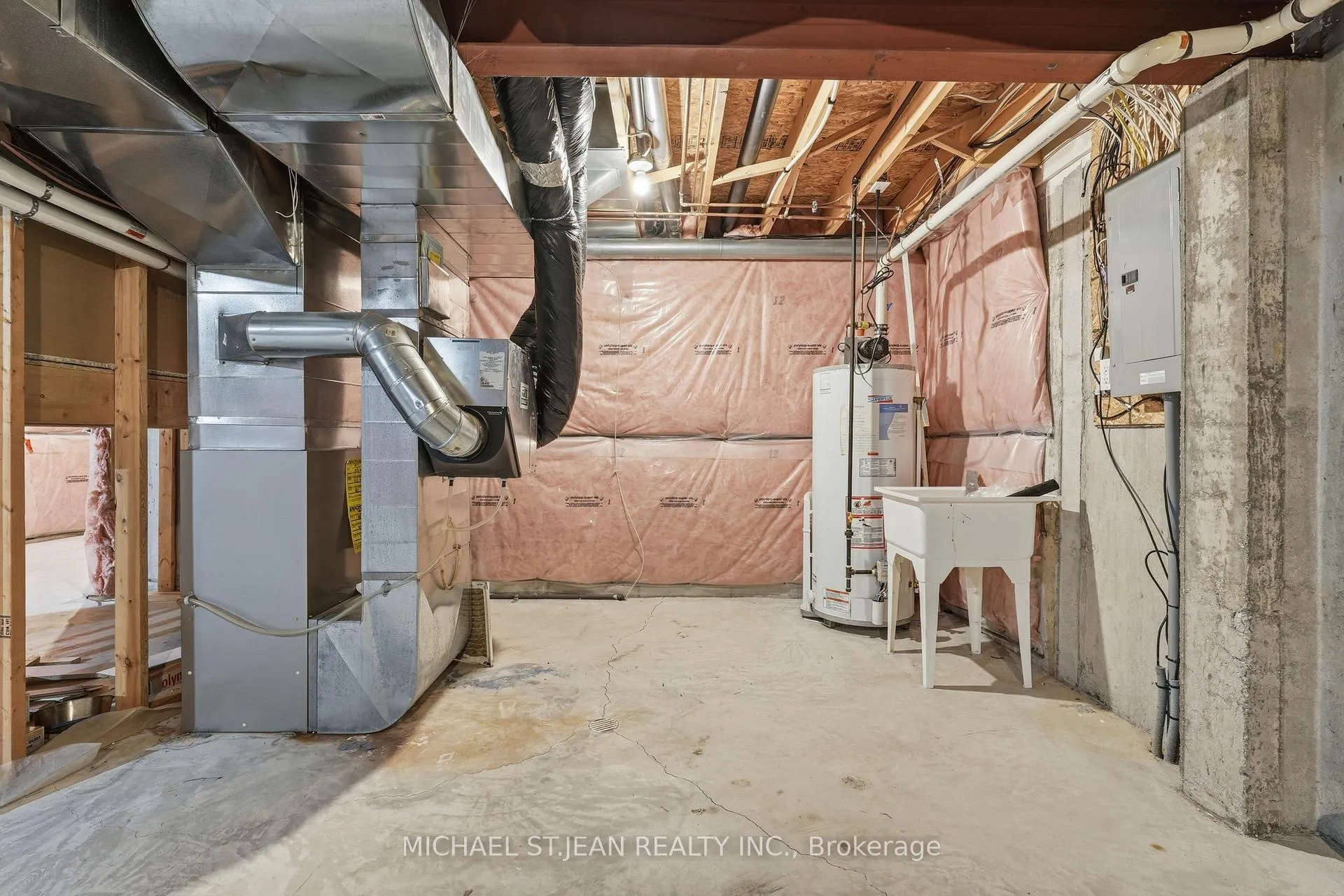 Photo 42 of Unit 33, 441 Stonehenge Drive, Hamilton, Meadowlands — HOMEH