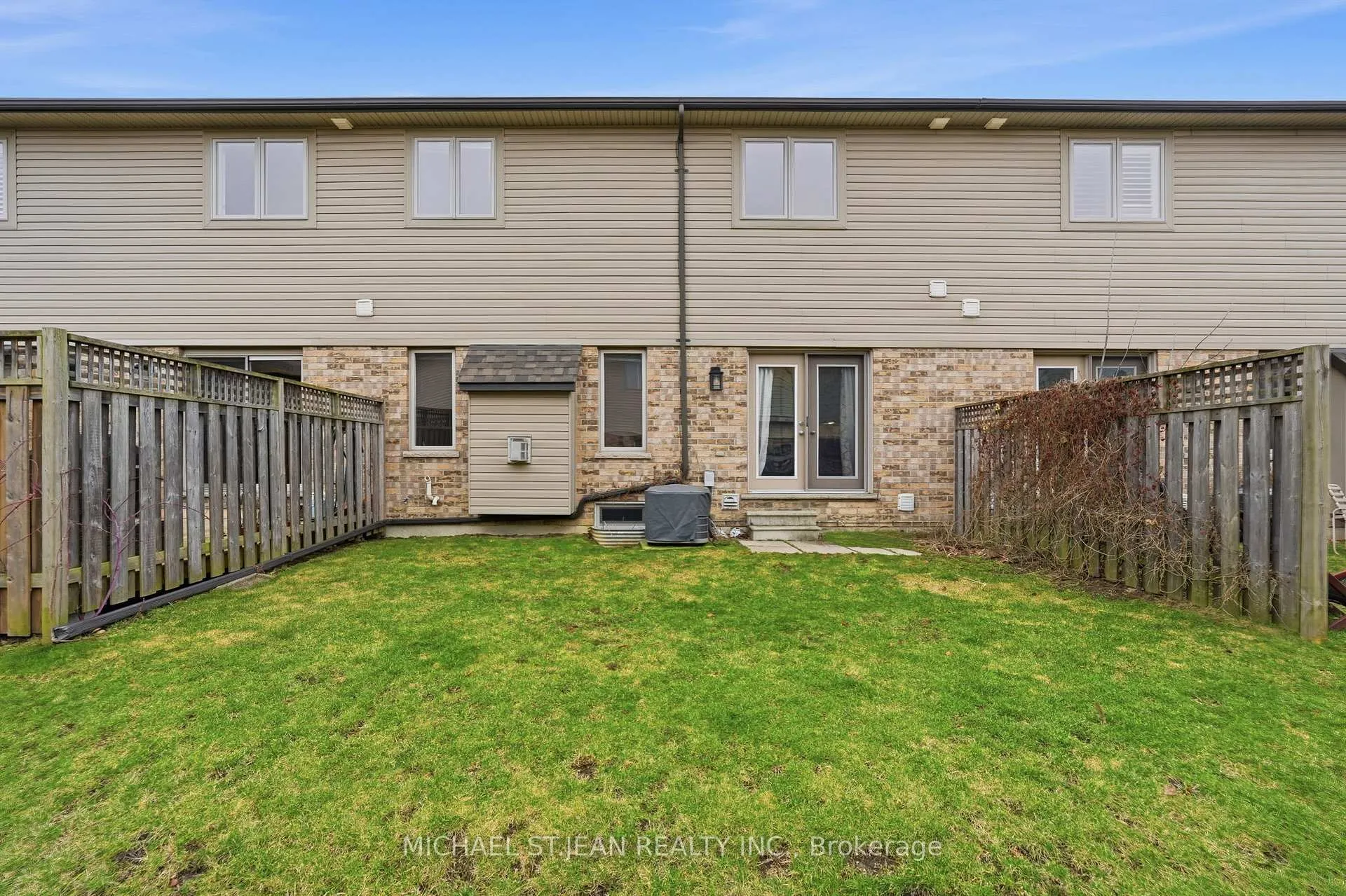 Photo 46 of Unit 33, 441 Stonehenge Drive, Hamilton, Meadowlands — HOMEH