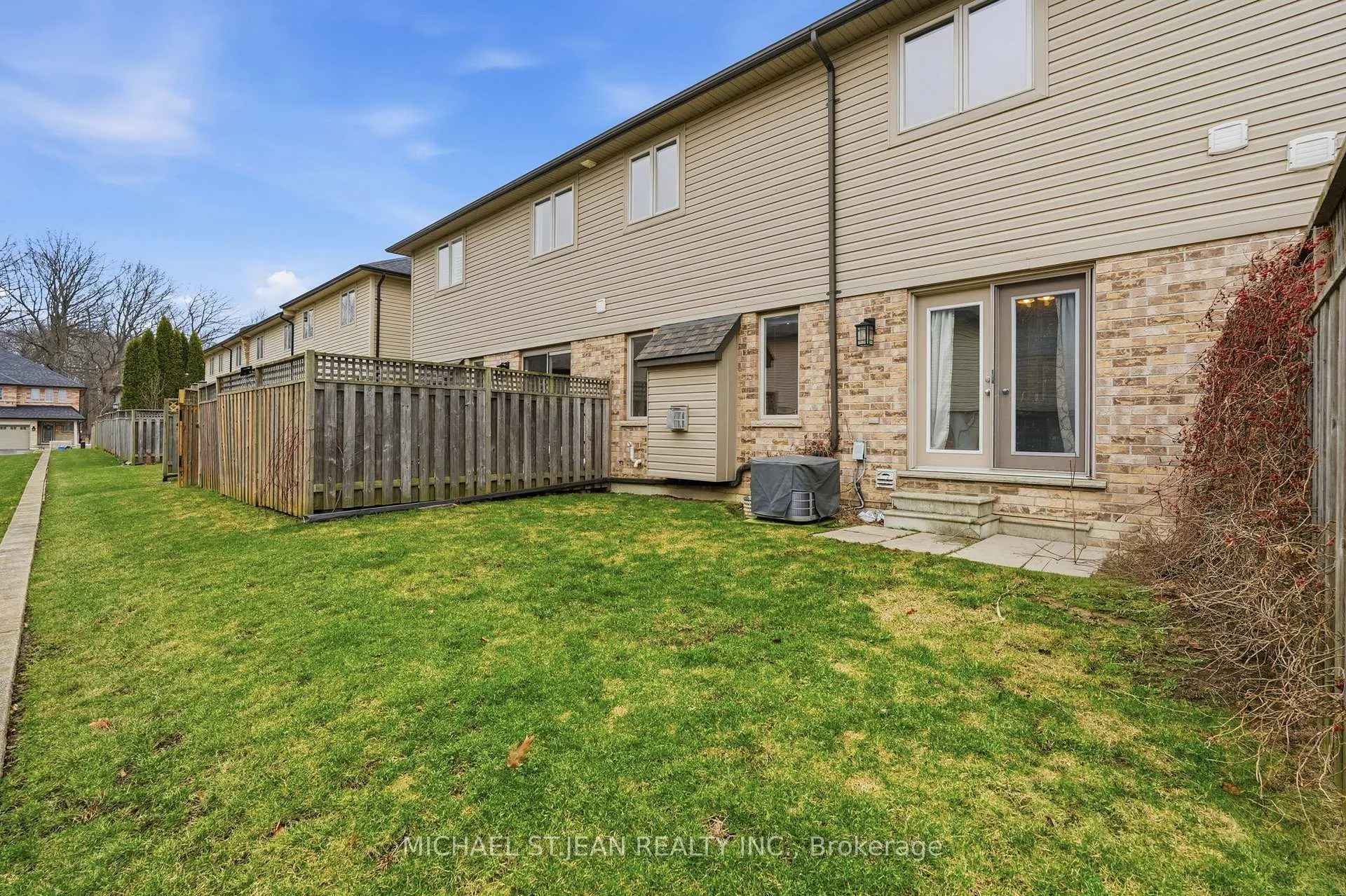Photo 47 of Unit 33, 441 Stonehenge Drive, Hamilton, Meadowlands — HOMEH