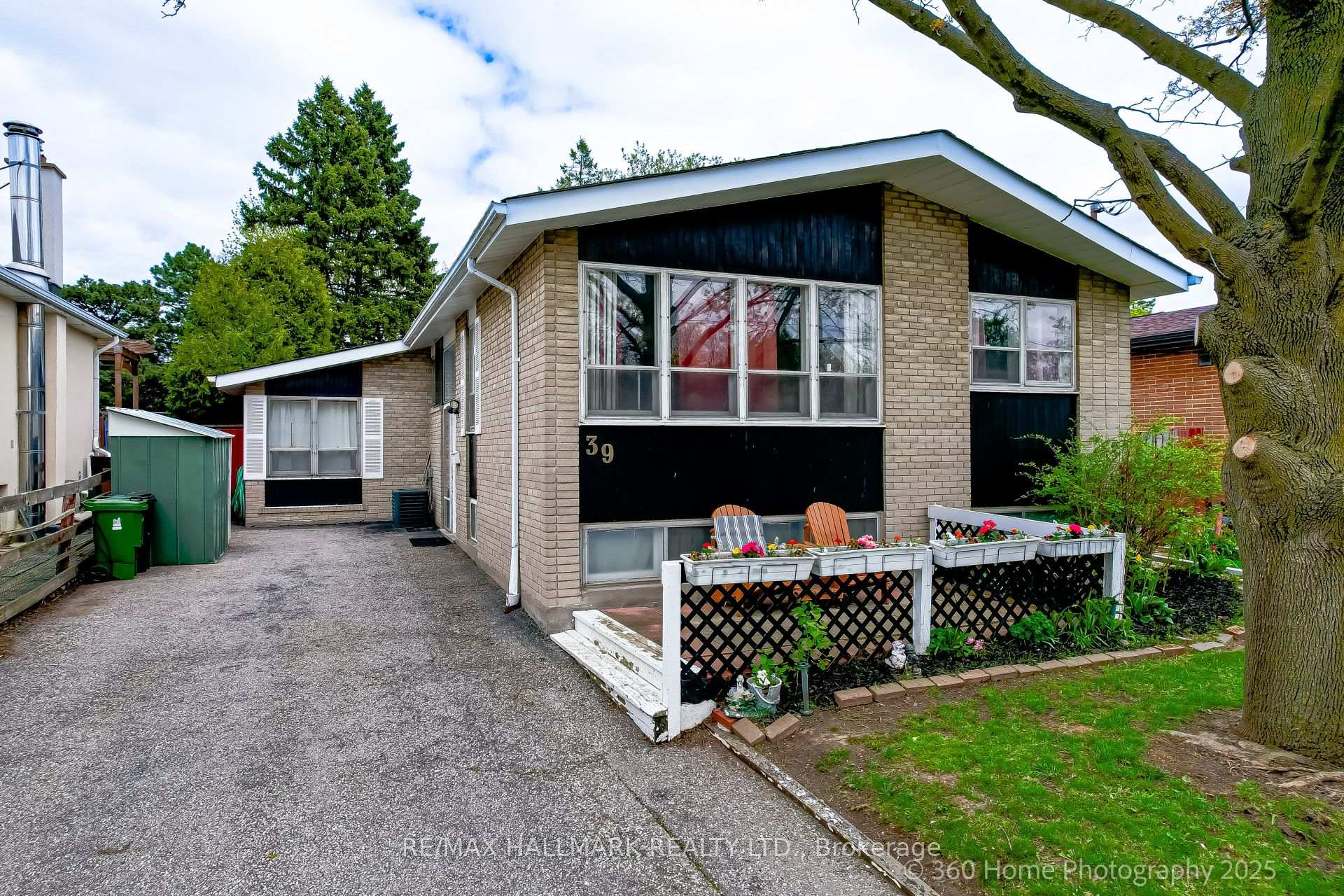 Photo 1 of 39 Baybrook Crescent, Scarborough, Woburn — HOMEH