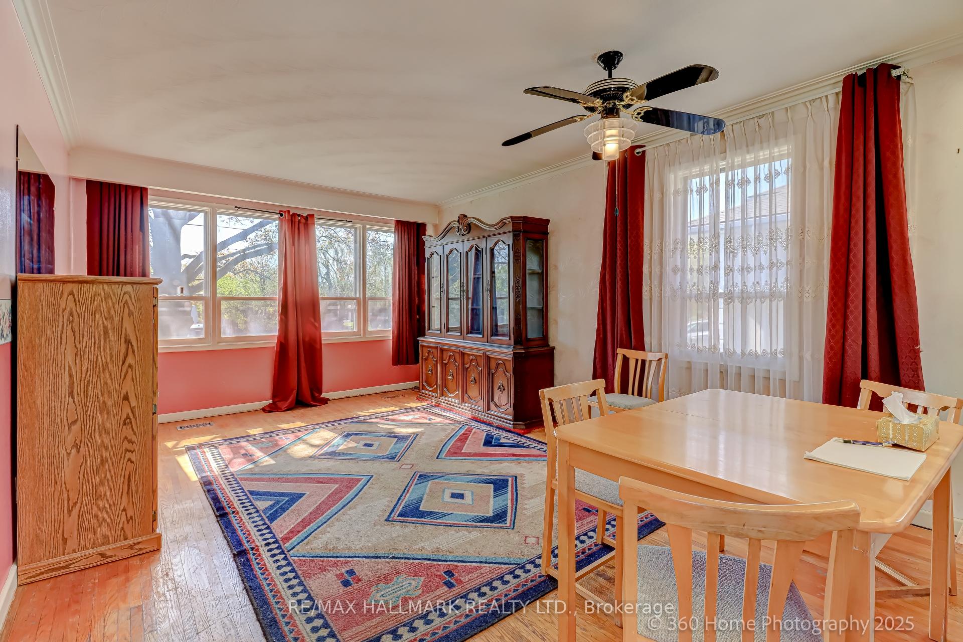 Photo 4 of 39 Baybrook Crescent, Scarborough, Woburn — HOMEH