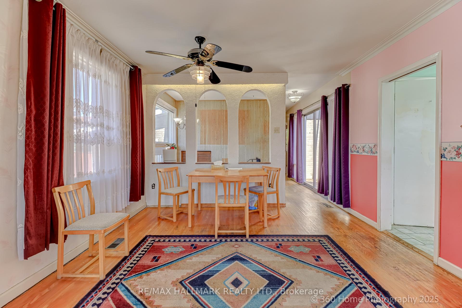 Photo 5 of 39 Baybrook Crescent, Scarborough, Woburn — HOMEH