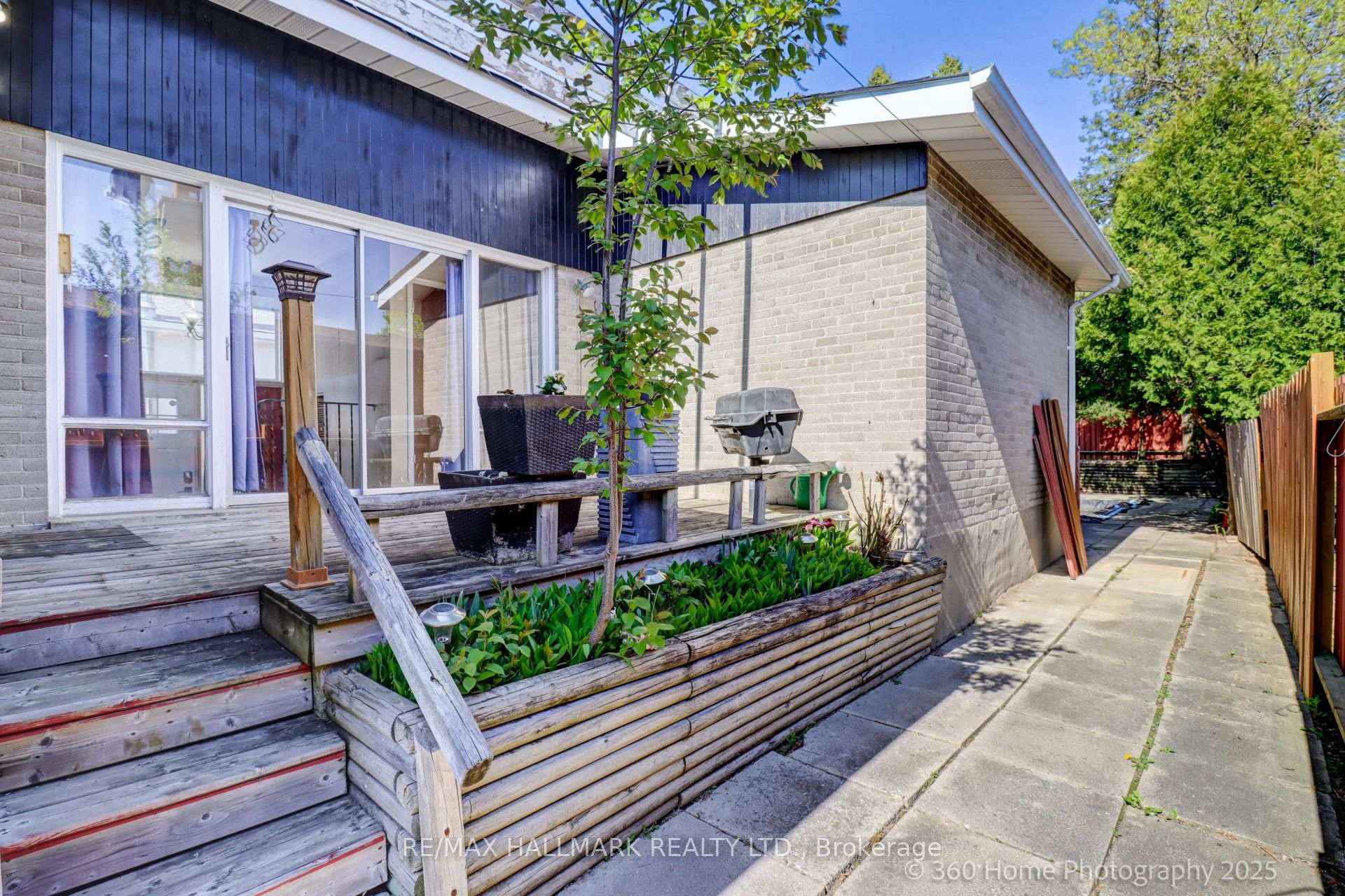 Photo 8 of 39 Baybrook Crescent, Scarborough, Woburn — HOMEH