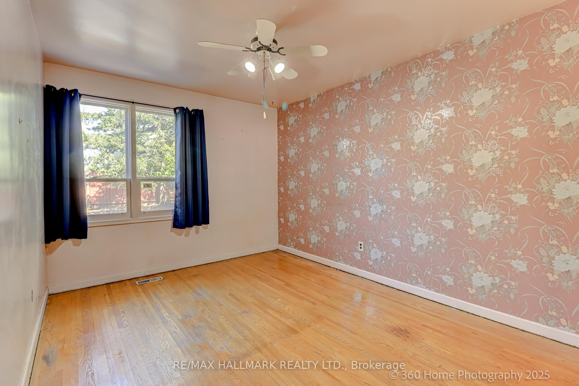 Photo 12 of 39 Baybrook Crescent, Scarborough, Woburn — HOMEH