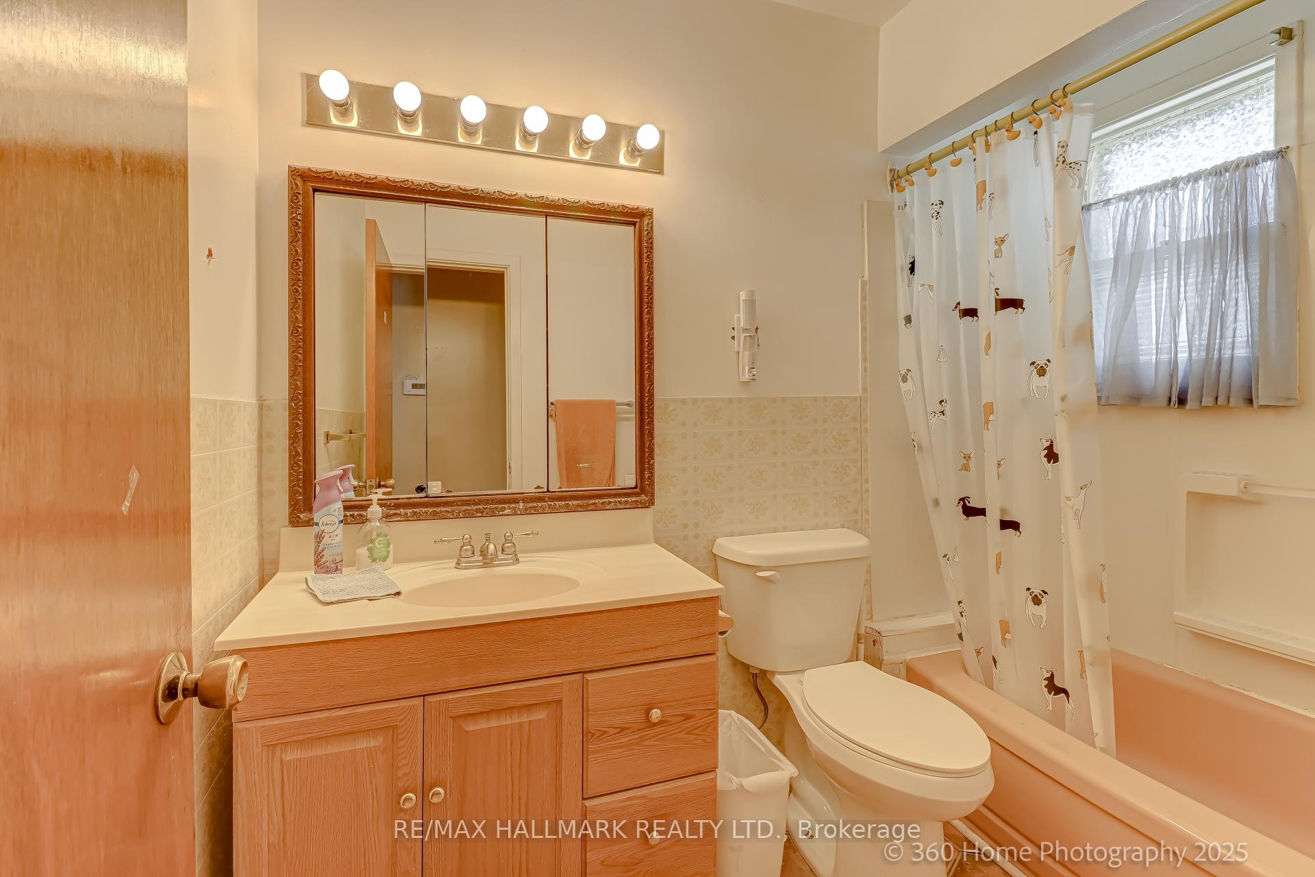 Photo 14 of 39 Baybrook Crescent, Scarborough, Woburn — HOMEH