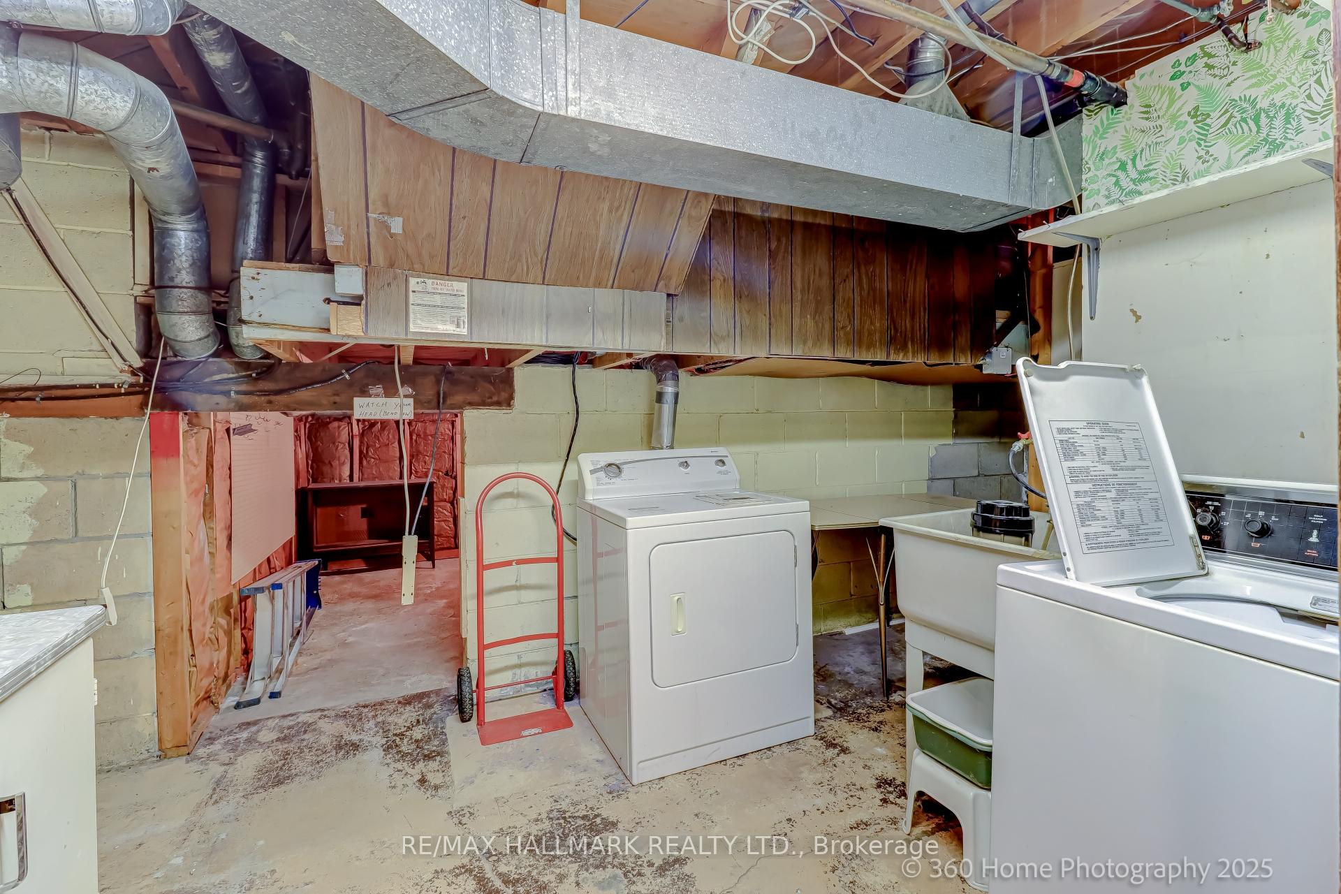 Photo 20 of 39 Baybrook Crescent, Scarborough, Woburn — HOMEH