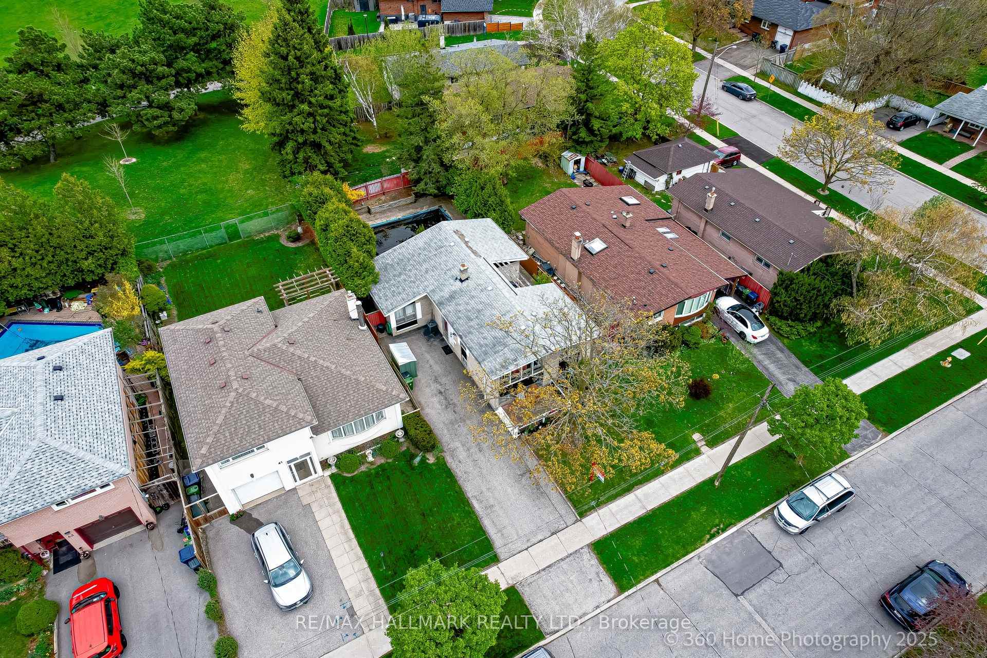 Photo 26 of 39 Baybrook Crescent, Scarborough, Woburn — HOMEH