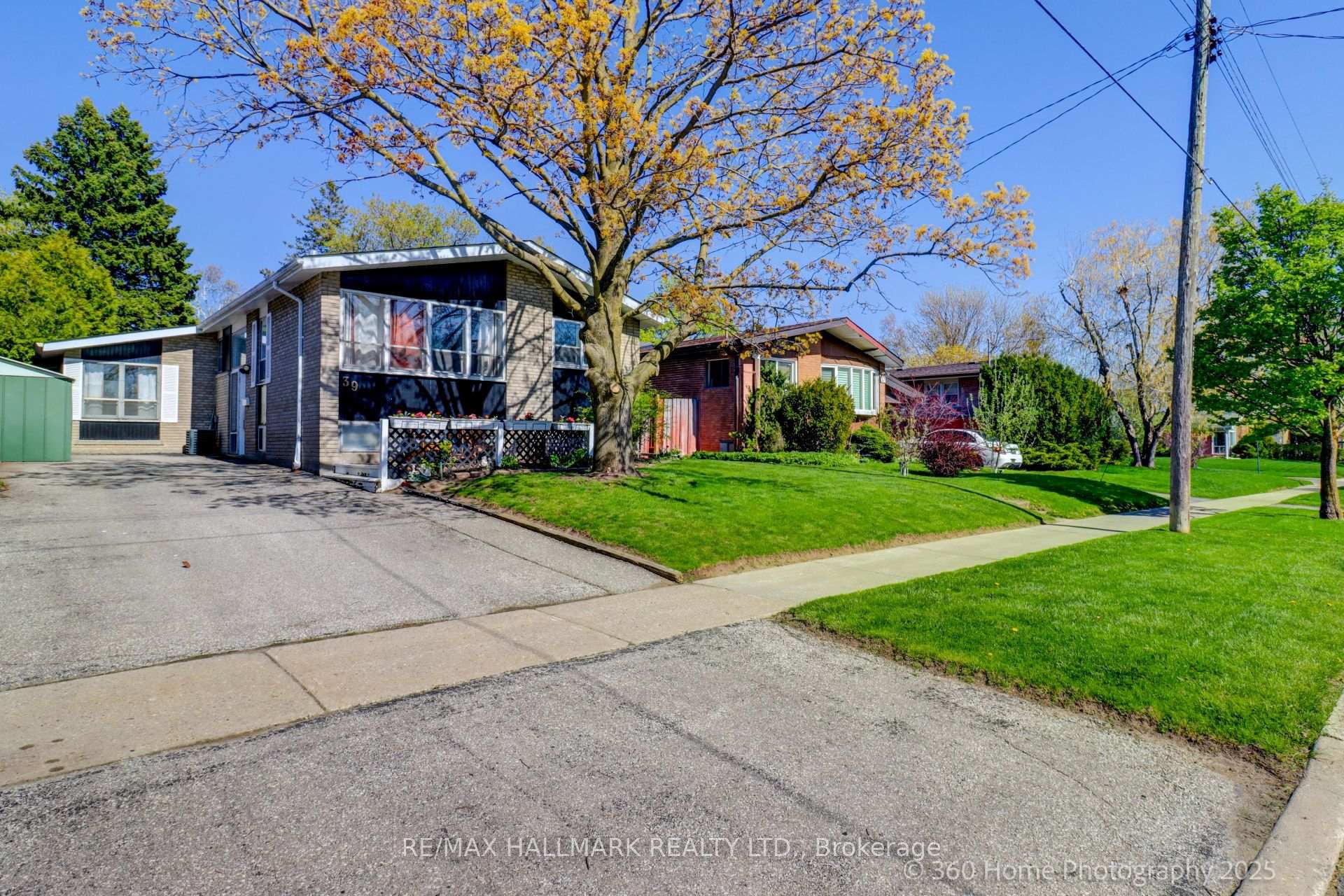 Photo 29 of 39 Baybrook Crescent, Scarborough, Woburn — HOMEH