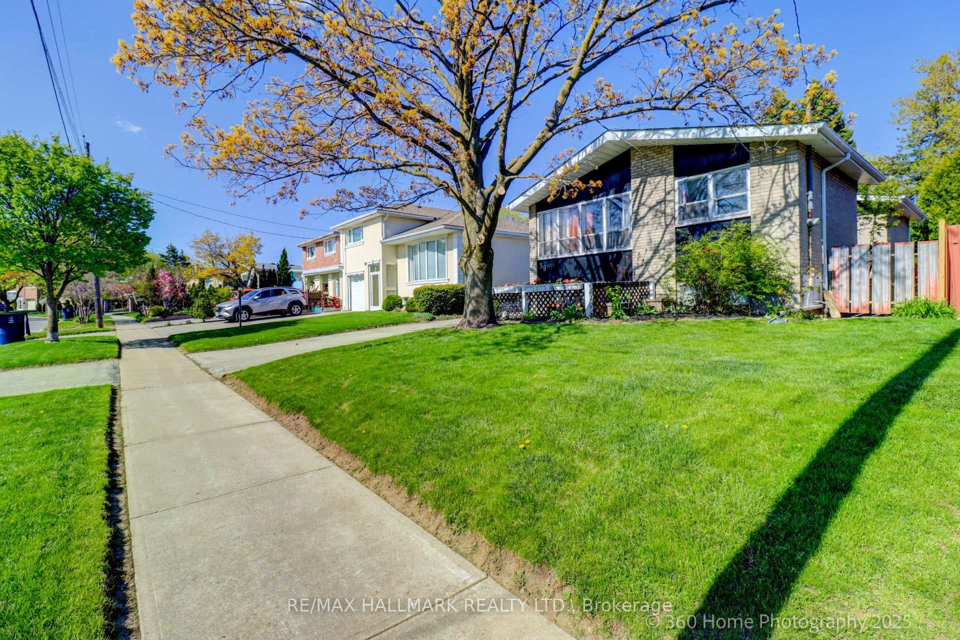 Photo 30 of 39 Baybrook Crescent, Scarborough, Woburn — HOMEH