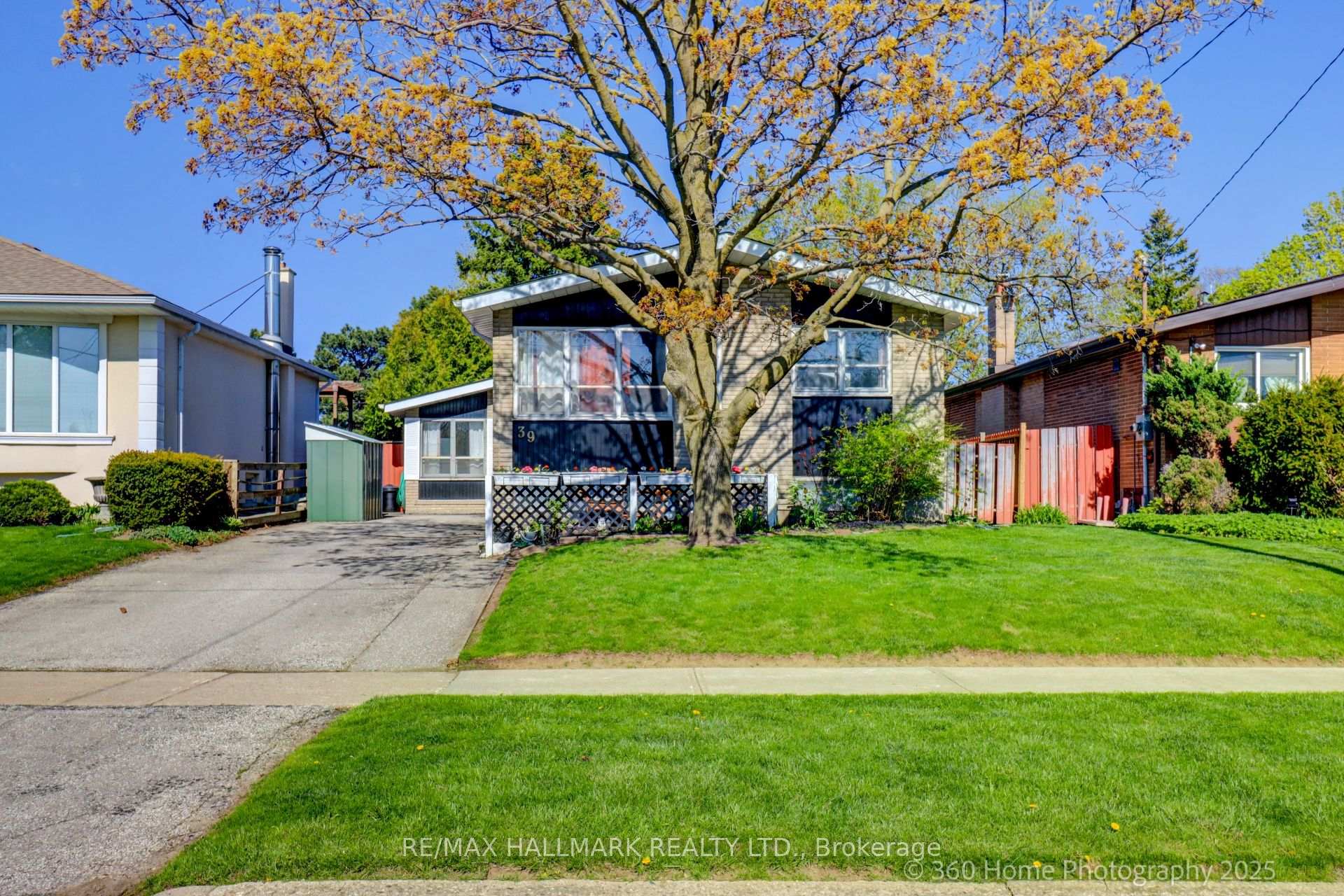 Photo 31 of 39 Baybrook Crescent, Scarborough, Woburn — HOMEH