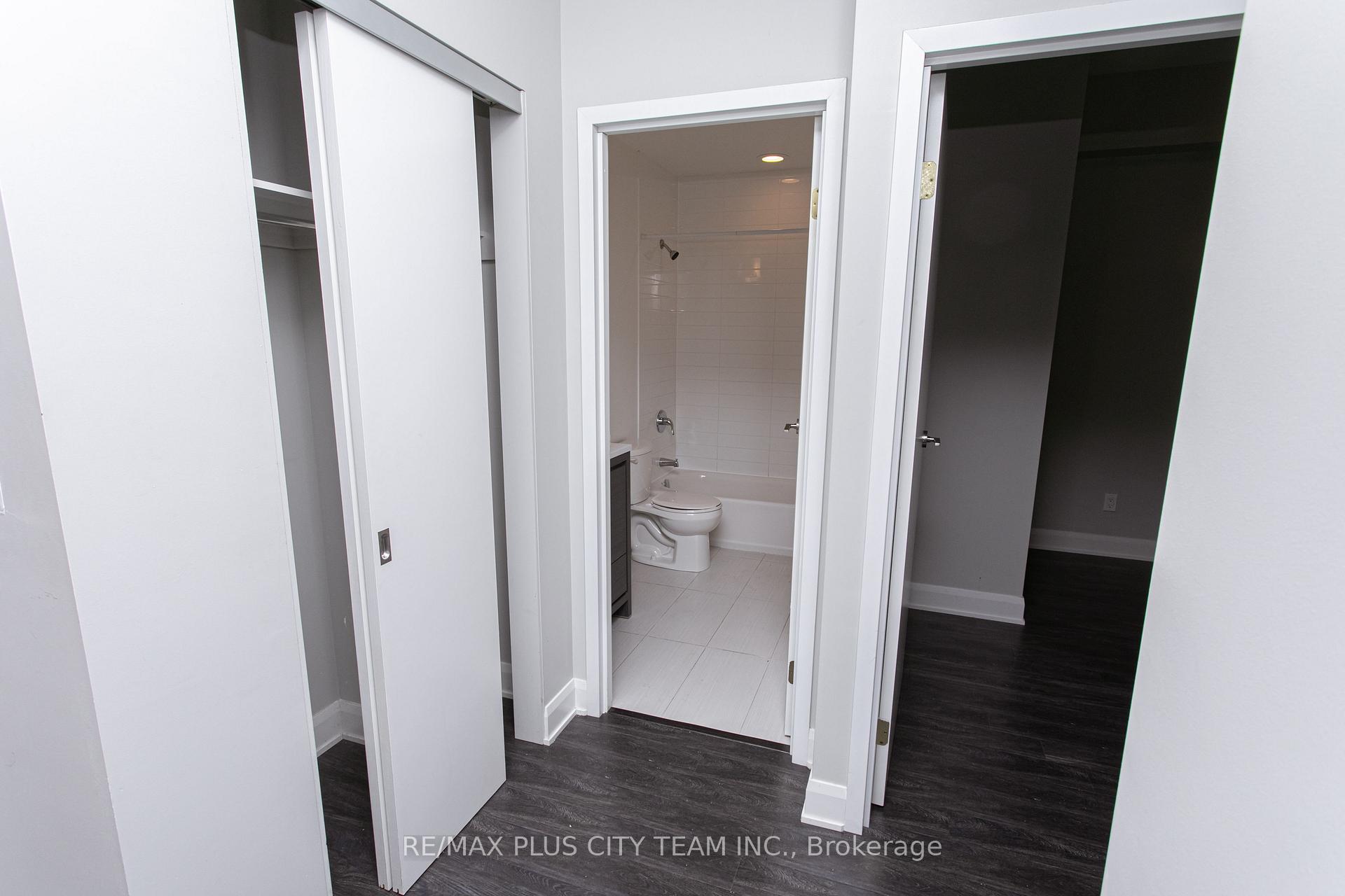 Photo 6 of Unit 102, 686 Bathurst Street, Toronto, Palmerston-Little Italy — HOMEH