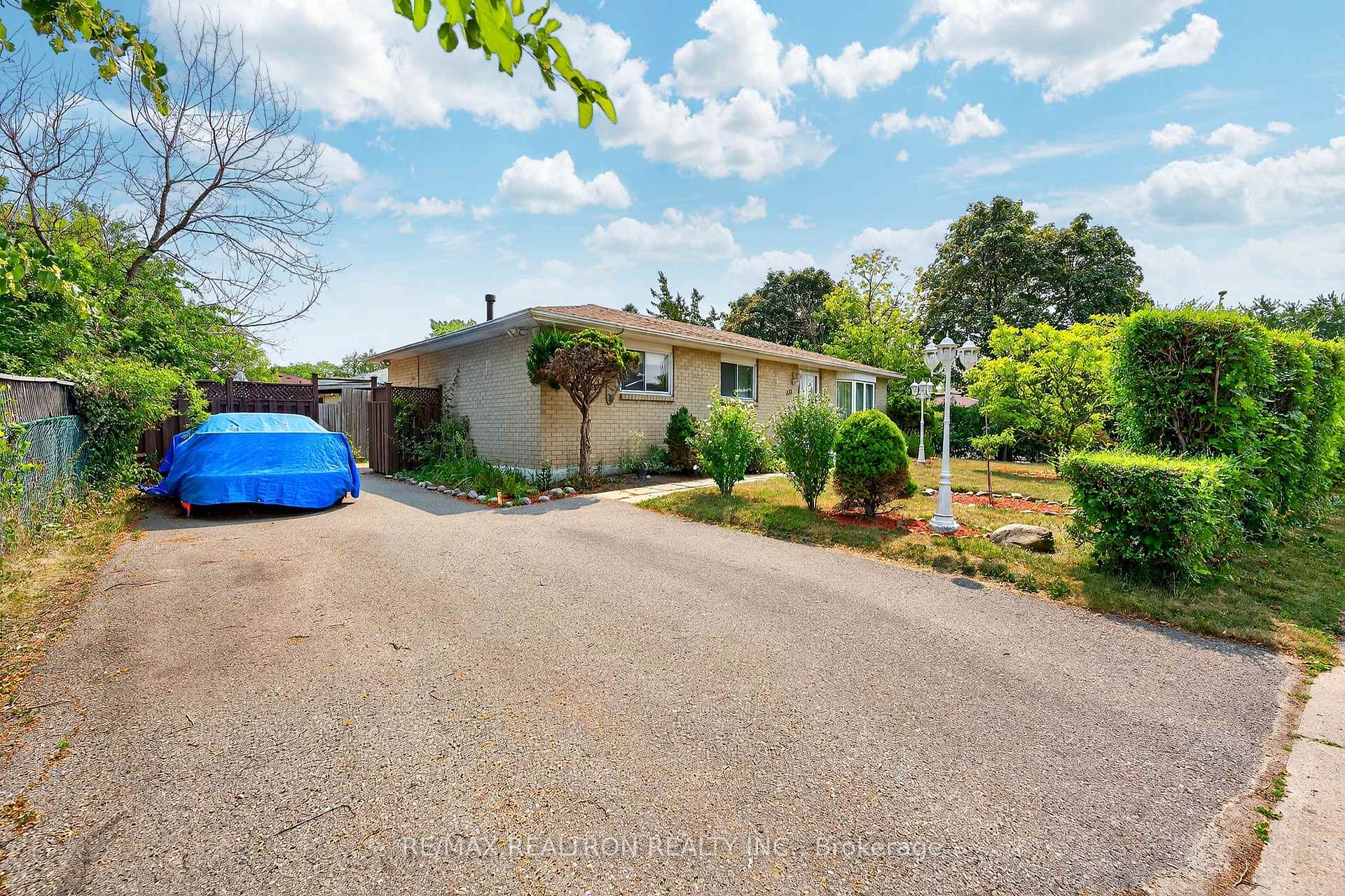 Photo 3 of 356 Burrows Hall Boulevard, Scarborough, Malvern — HOMEH