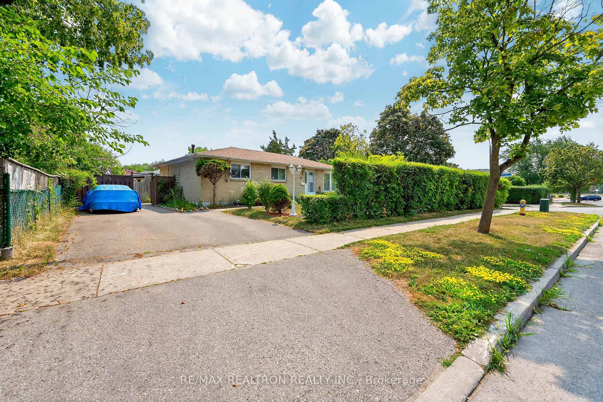 Photo 4 of 356 Burrows Hall Boulevard, Scarborough, Malvern — HOMEH