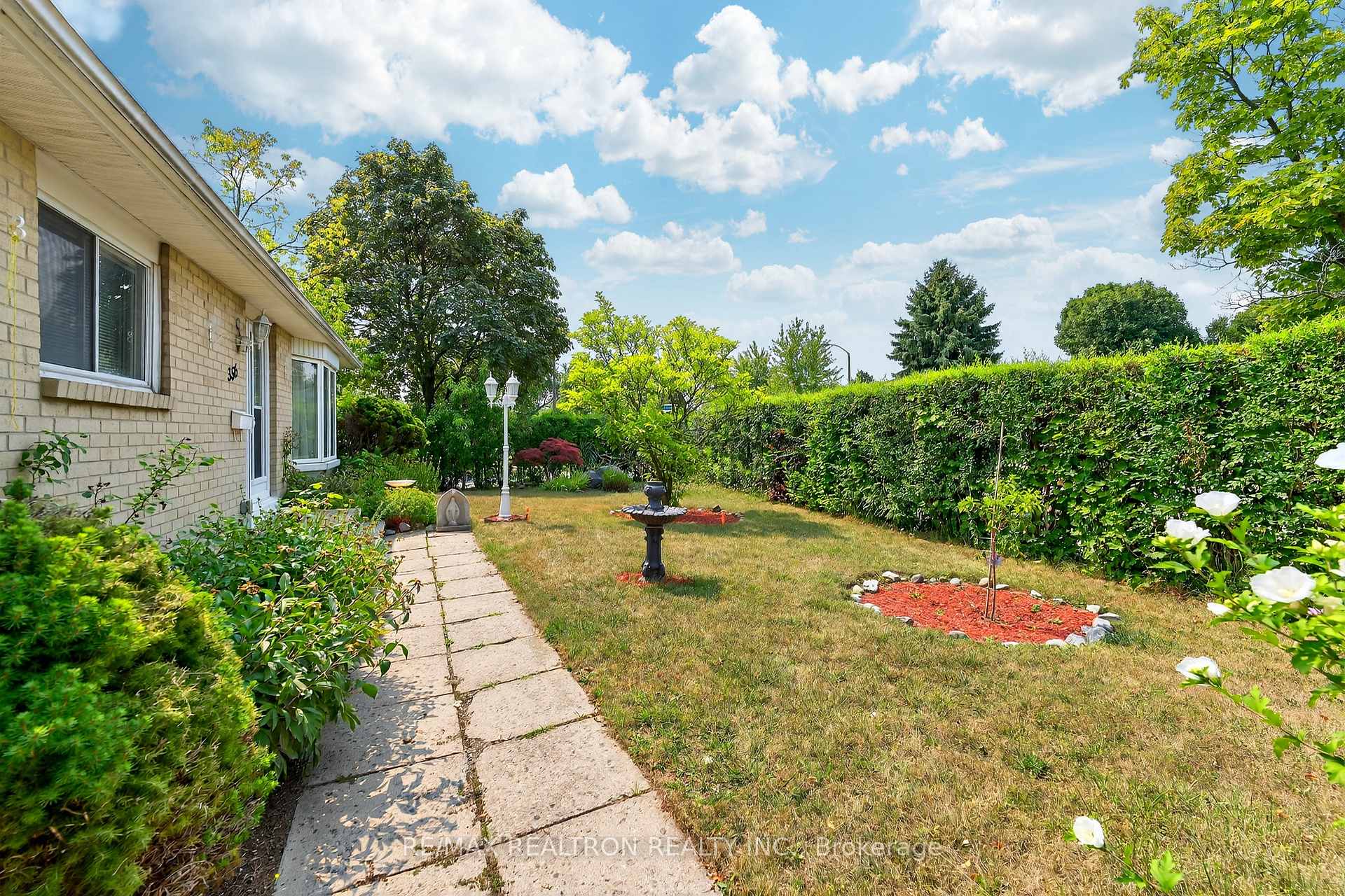 Photo 6 of 356 Burrows Hall Boulevard, Scarborough, Malvern — HOMEH