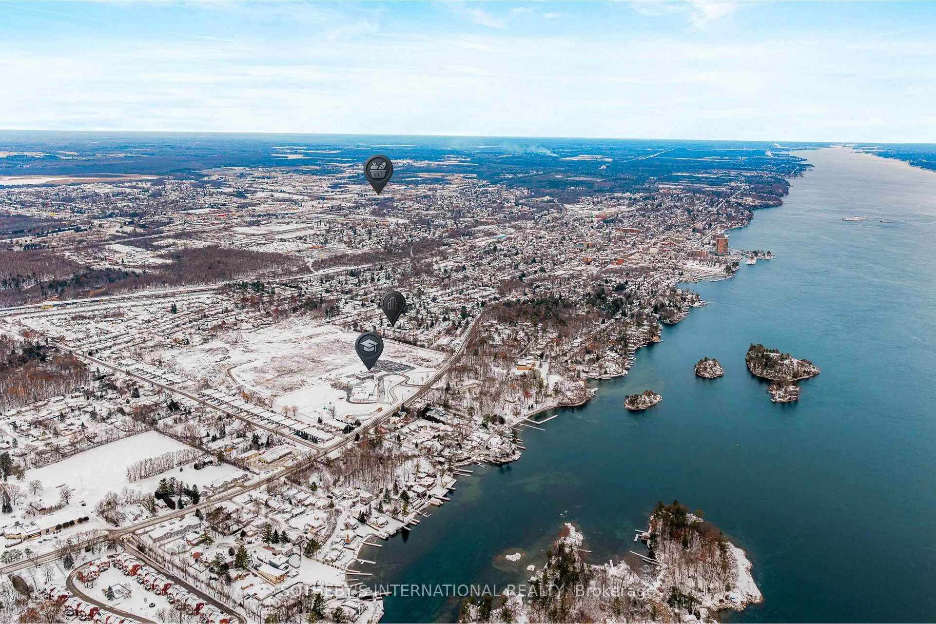 Photo 2 of 27 Wright Crescent, Brockville — HOMEH