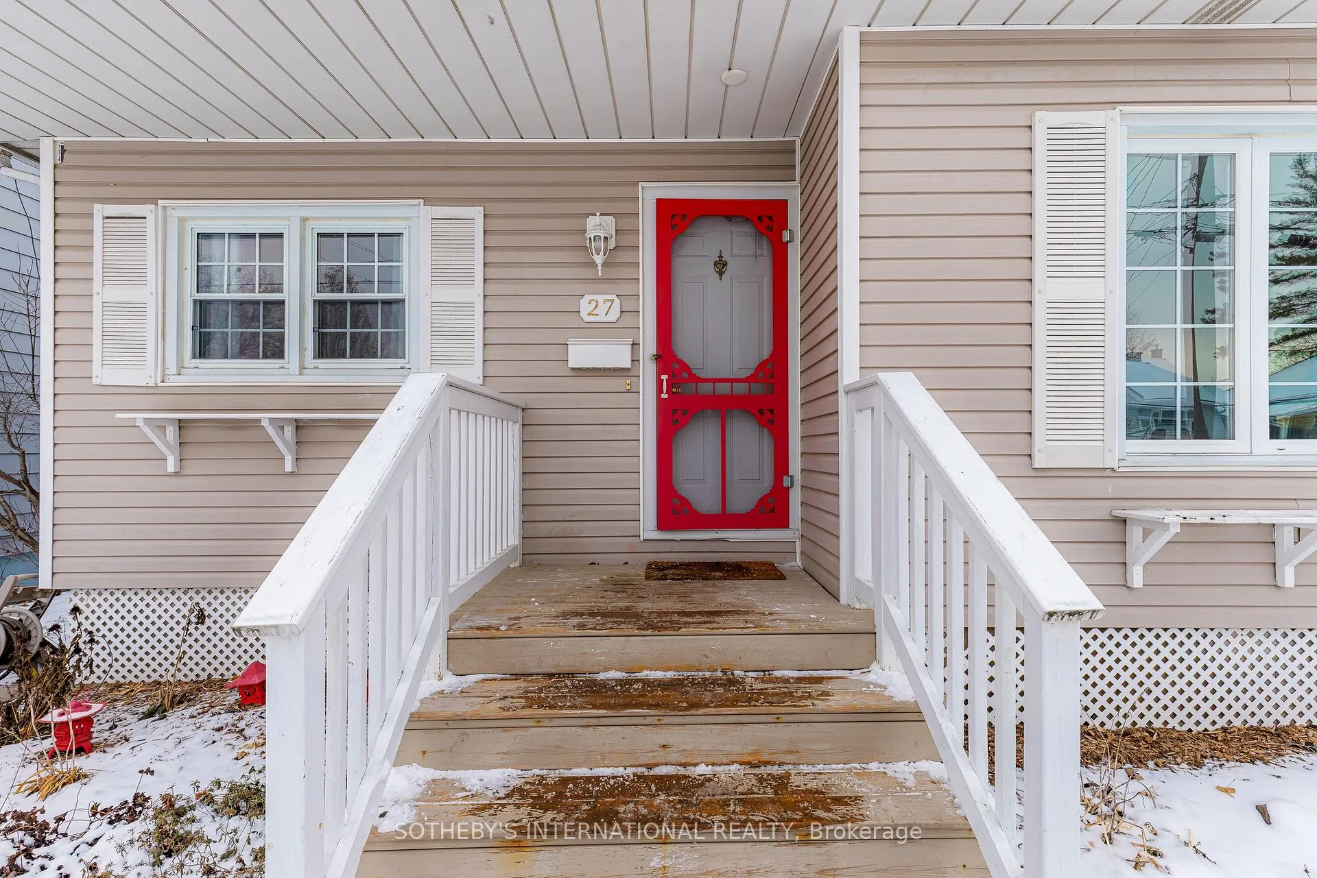 Photo 5 of 27 Wright Crescent, Brockville — HOMEH