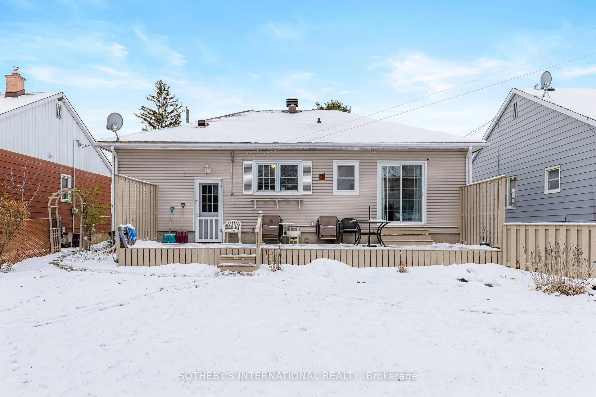 Photo 6 of 27 Wright Crescent, Brockville — HOMEH