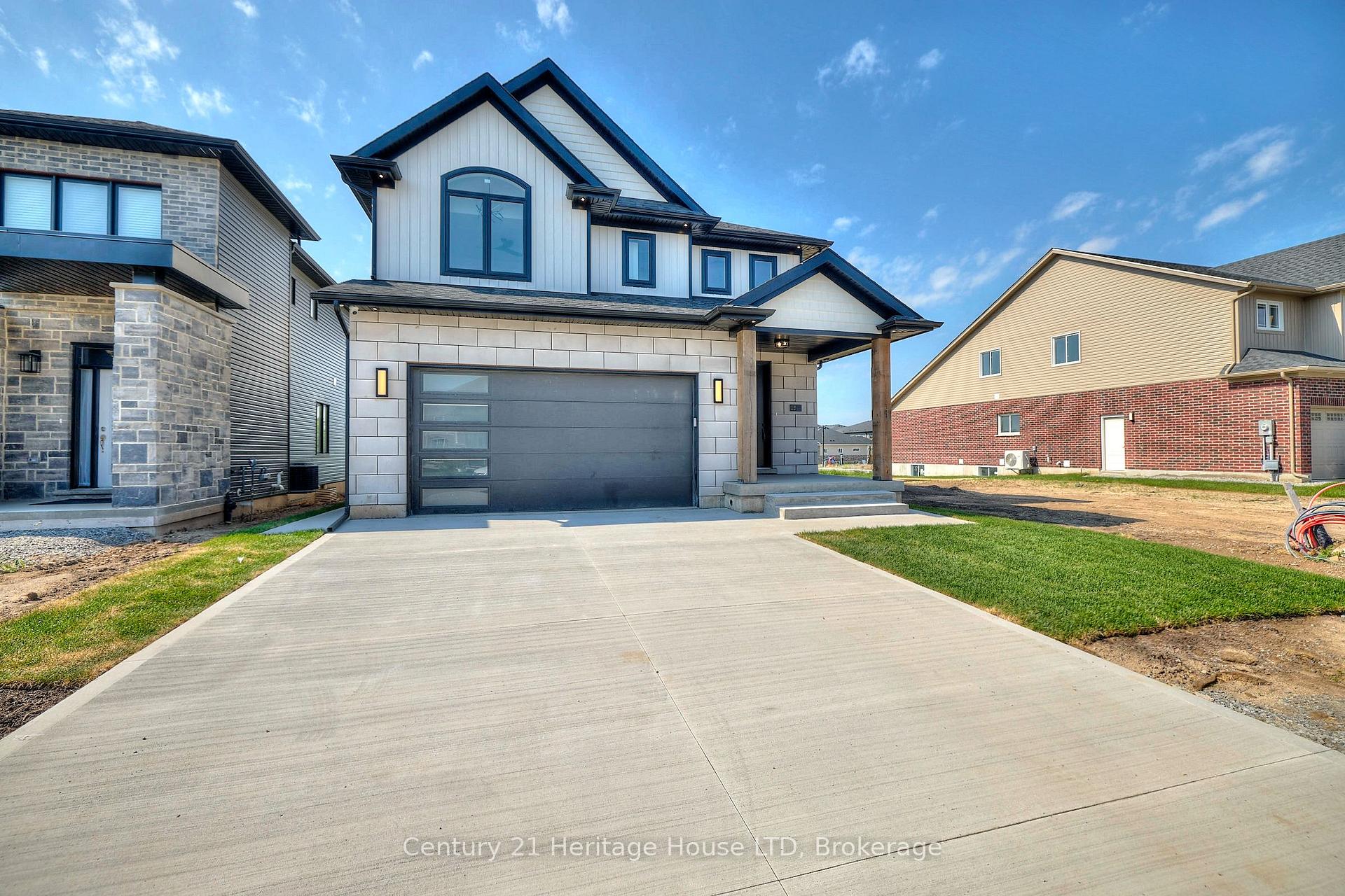 Photo 2 of 25 Alicia Crescent, Thorold, Hurricane/Merrittville — HOMEH