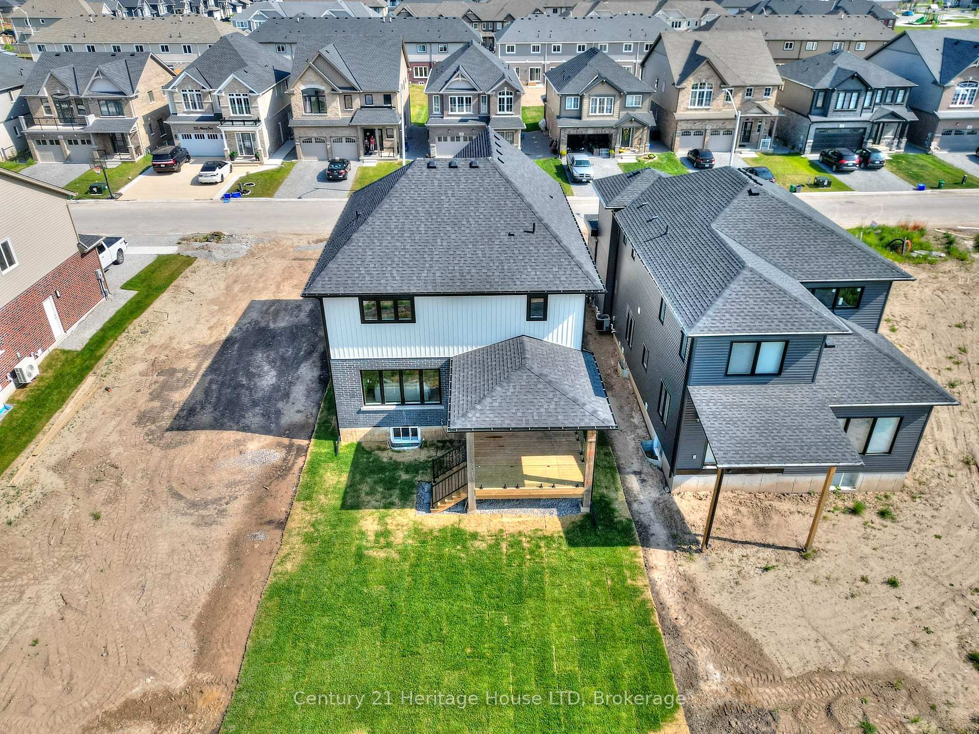 Photo 38 of 25 Alicia Crescent, Thorold, Hurricane/Merrittville — HOMEH