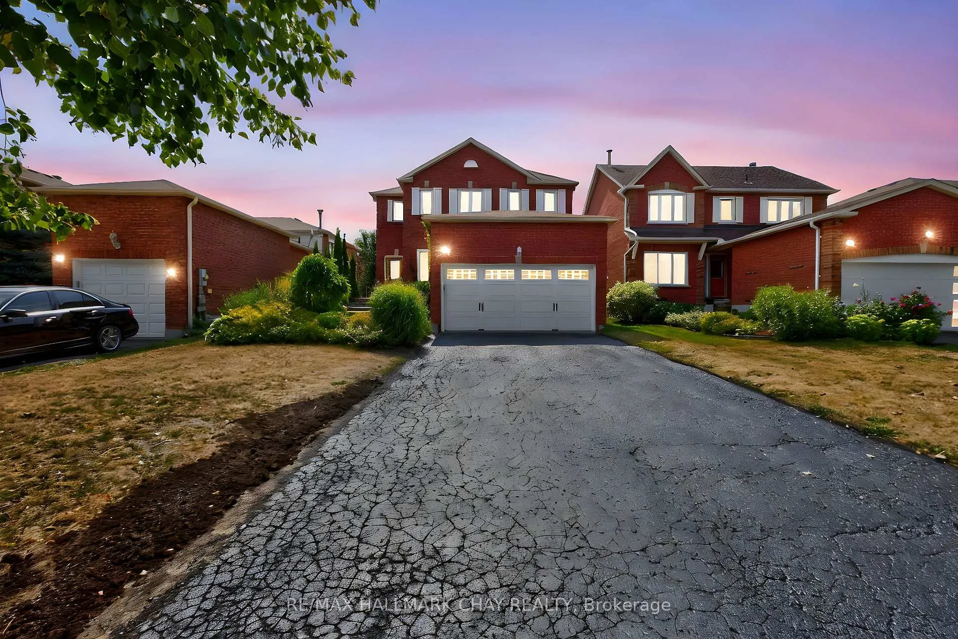 Photo 3 of 49 Mcdougall Drive, Barrie, West Bayfield — HOMEH