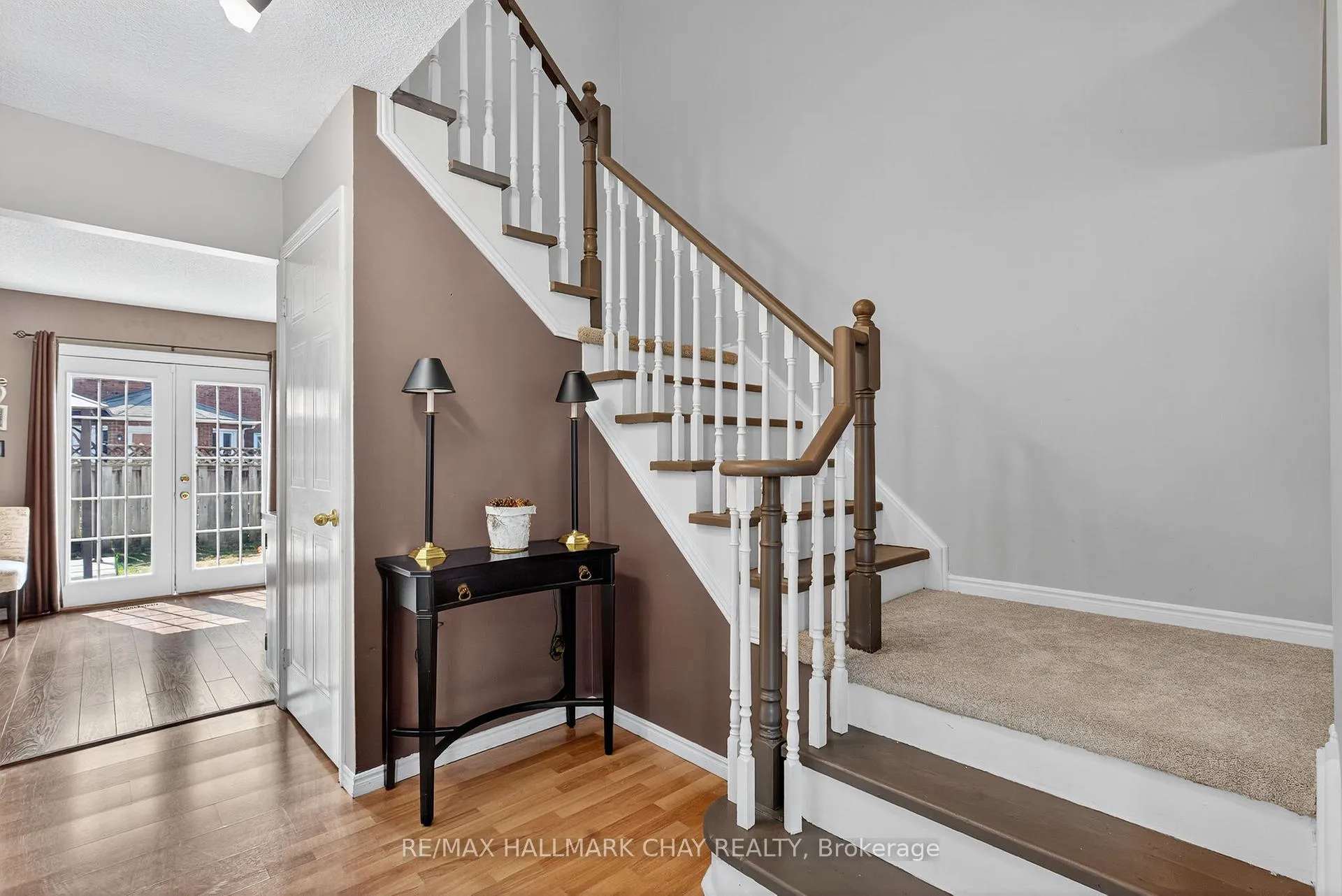 Photo 9 of 49 Mcdougall Drive, Barrie, West Bayfield — HOMEH
