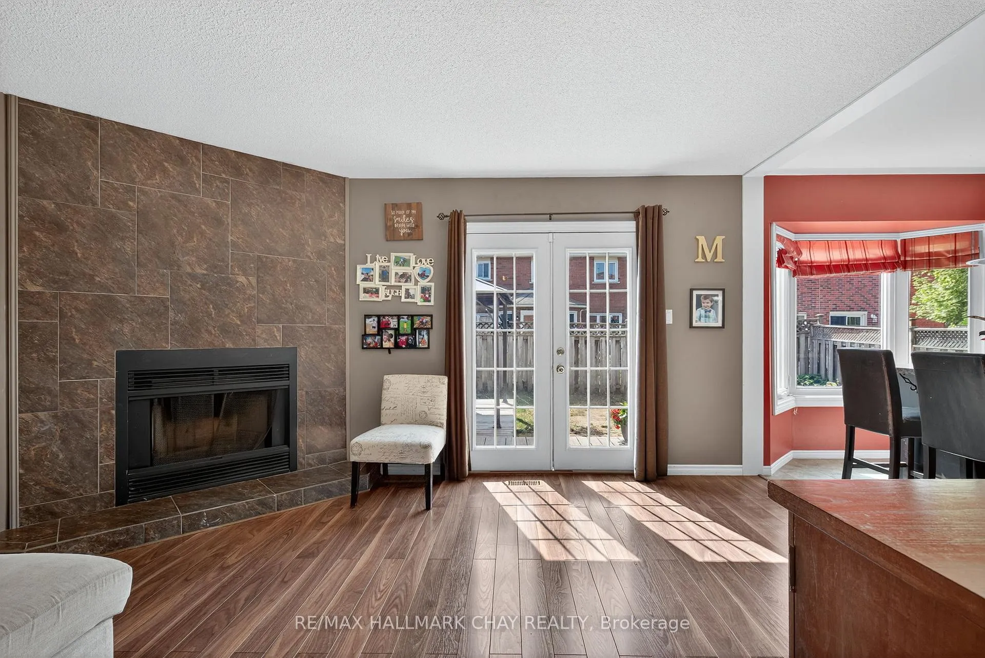 Photo 11 of 49 Mcdougall Drive, Barrie, West Bayfield — HOMEH