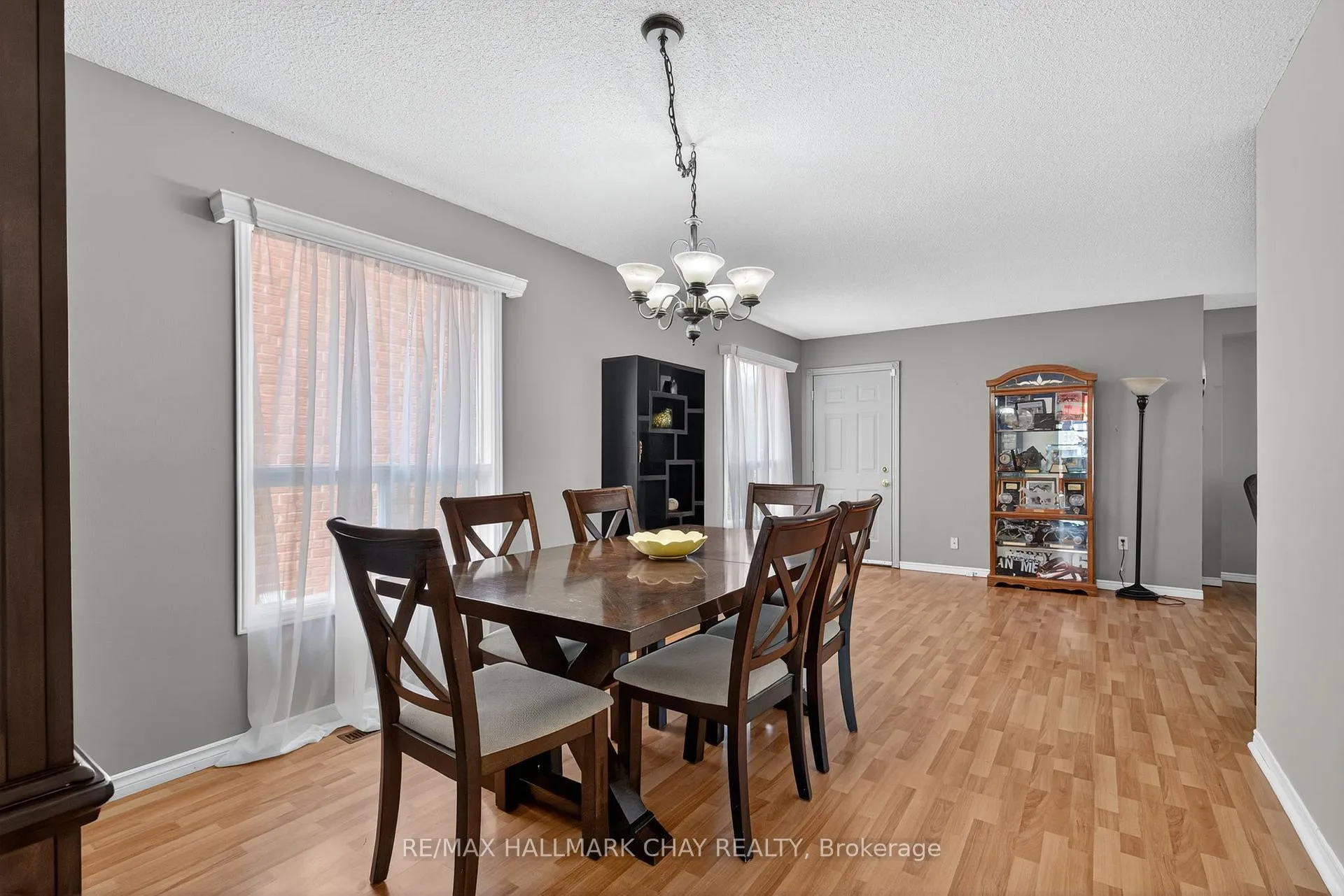 Photo 18 of 49 Mcdougall Drive, Barrie, West Bayfield — HOMEH