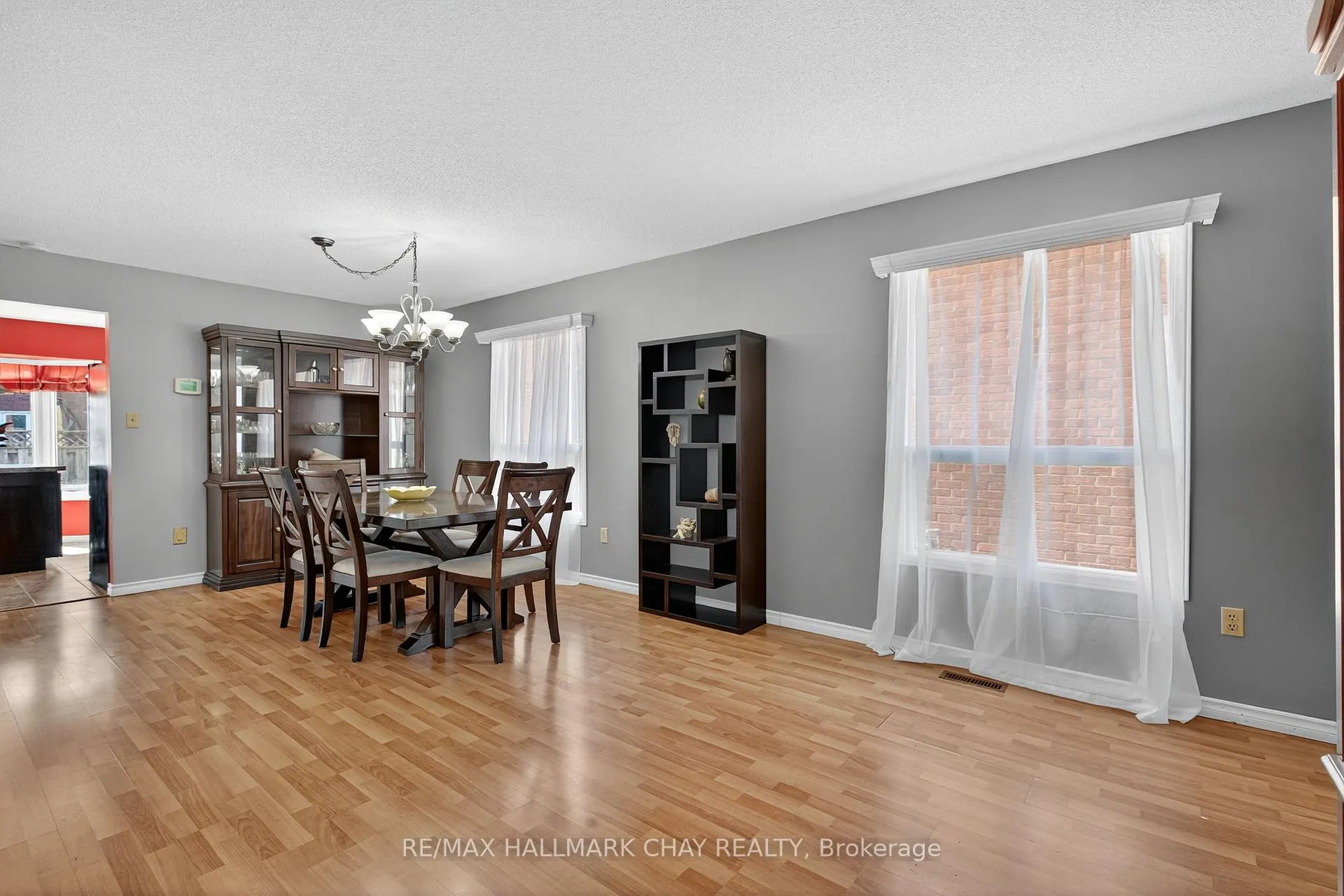 Photo 22 of 49 Mcdougall Drive, Barrie, West Bayfield — HOMEH