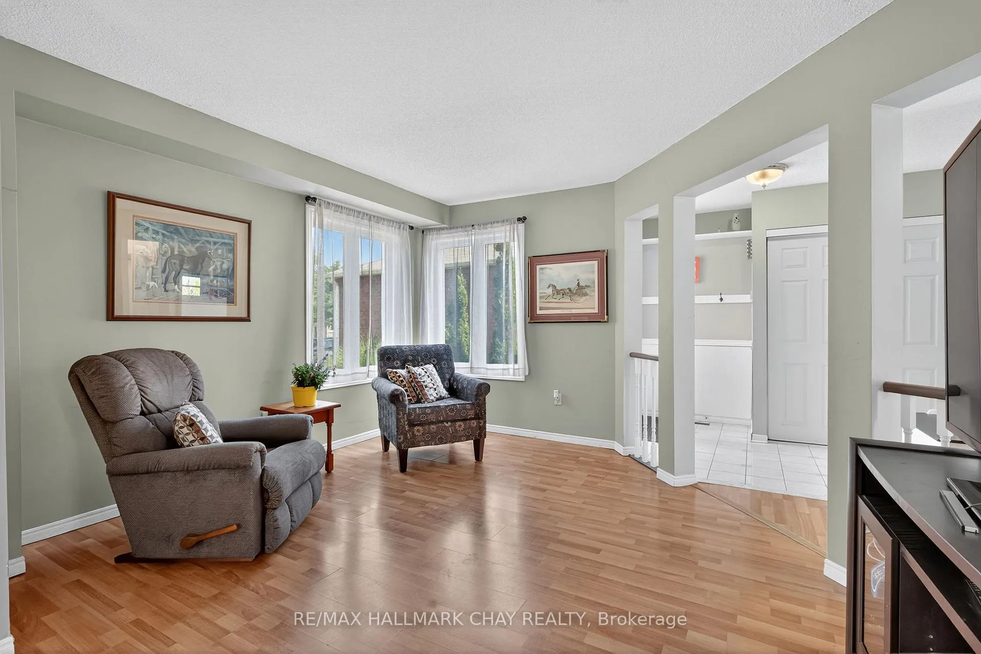 Photo 23 of 49 Mcdougall Drive, Barrie, West Bayfield — HOMEH