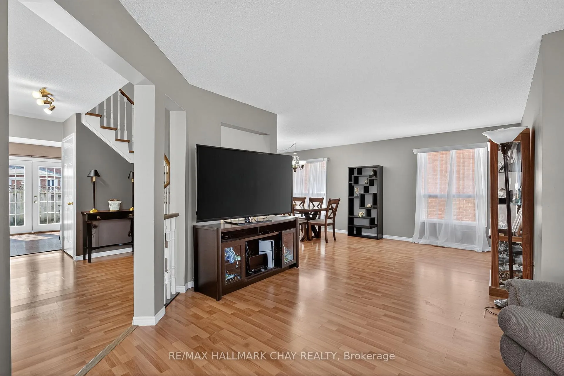 Photo 24 of 49 Mcdougall Drive, Barrie, West Bayfield — HOMEH