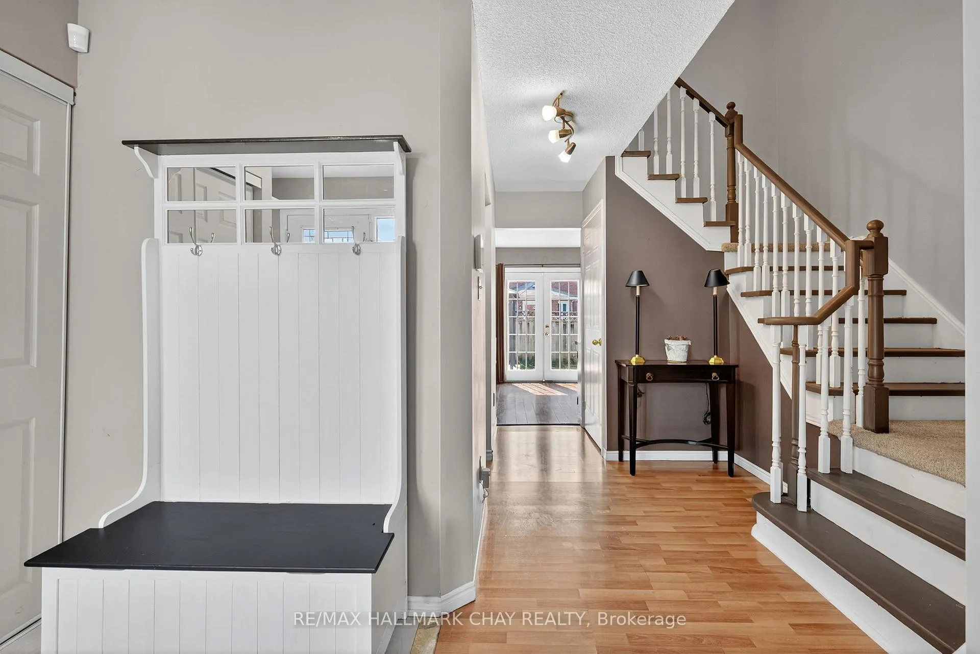 Photo 25 of 49 Mcdougall Drive, Barrie, West Bayfield — HOMEH