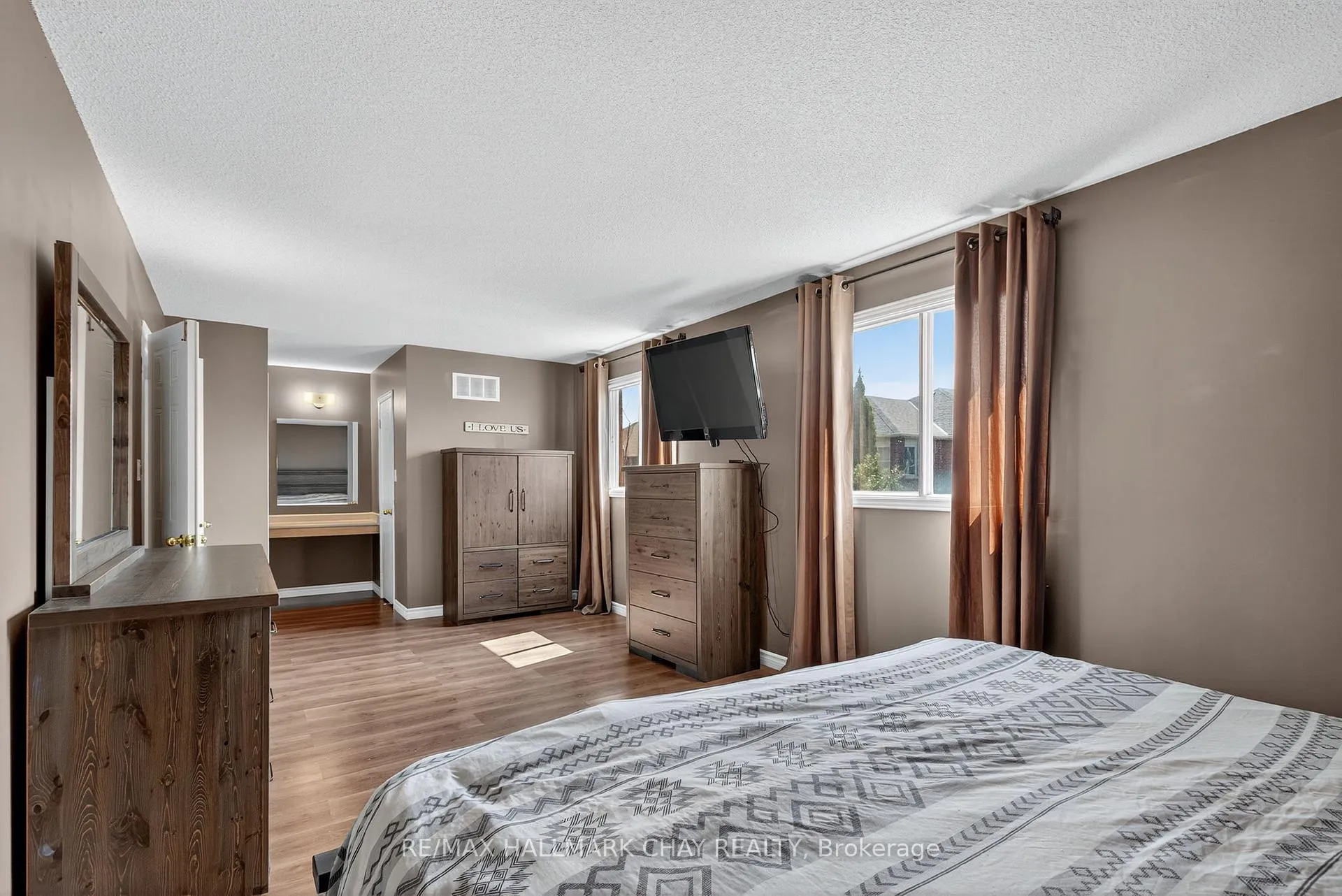 Photo 29 of 49 Mcdougall Drive, Barrie, West Bayfield — HOMEH