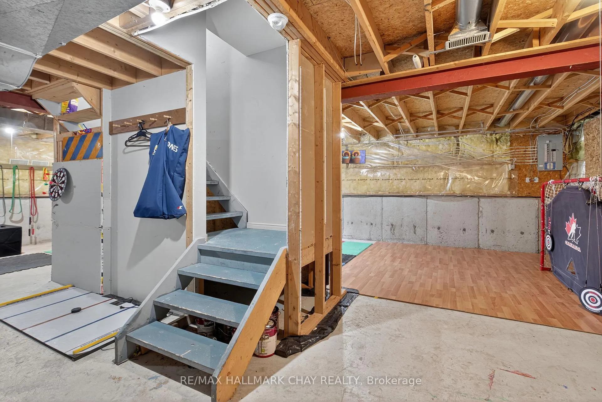 Photo 40 of 49 Mcdougall Drive, Barrie, West Bayfield — HOMEH