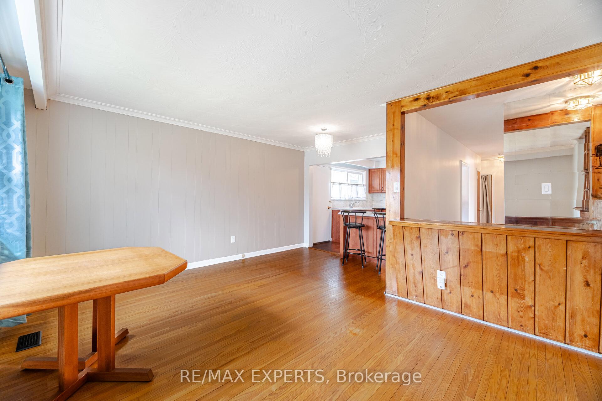 Photo 8 of 61 Sharbot Avenue, Scarborough, Woburn — HOMEH