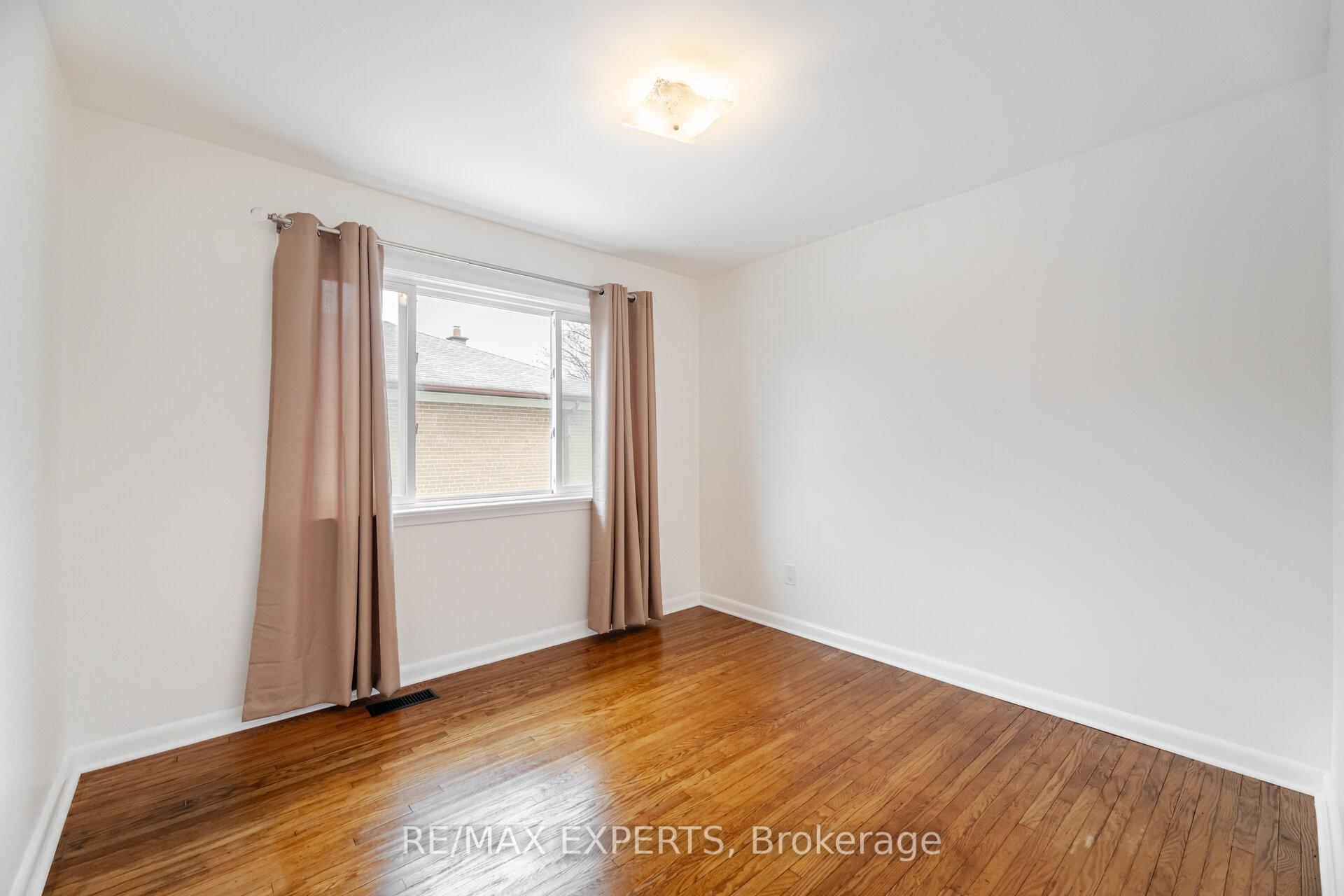 Photo 20 of 61 Sharbot Avenue, Scarborough, Woburn — HOMEH