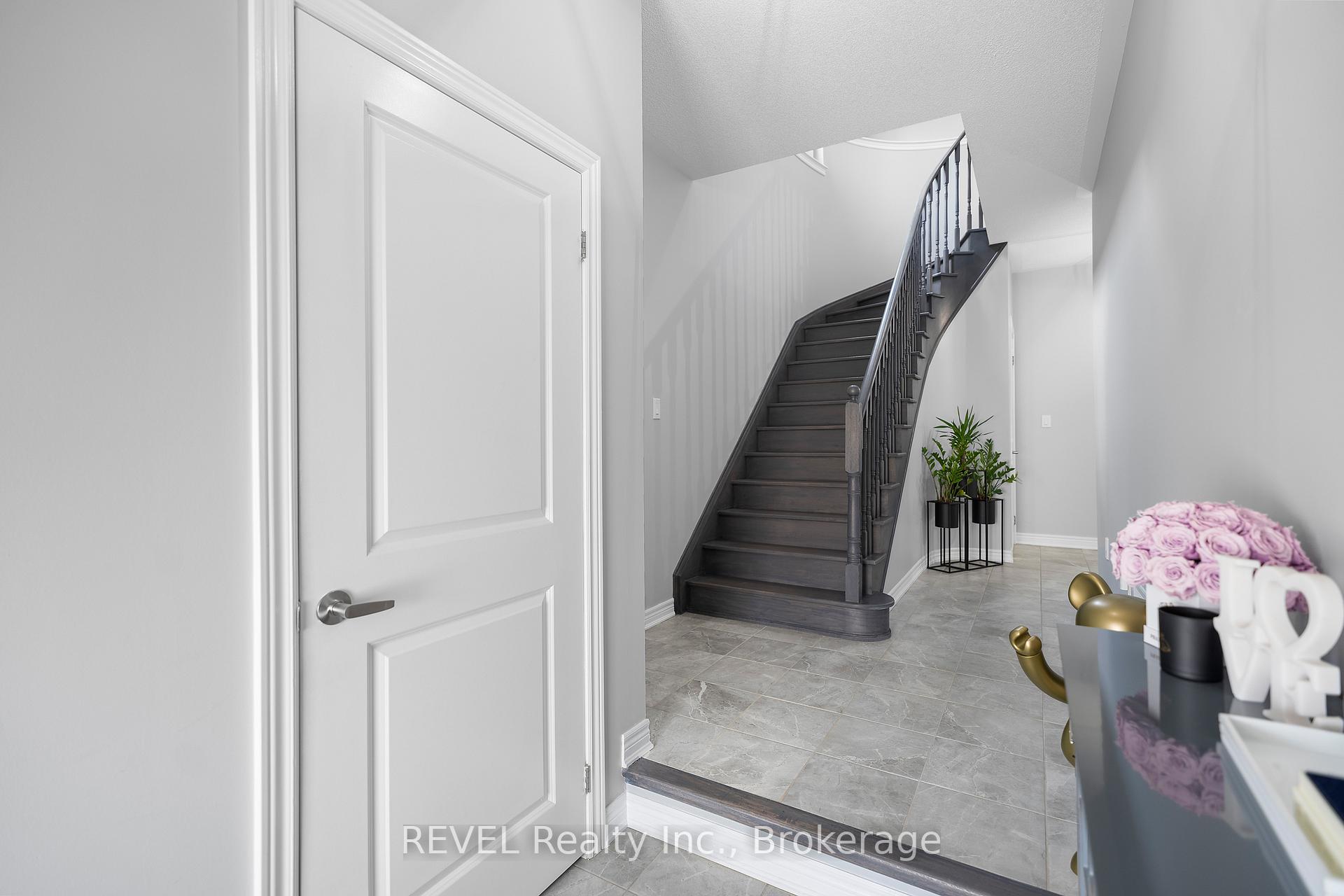 Photo 4 of 39 Sparkle Drive, Thorold, Rolling Meadows — HOMEH