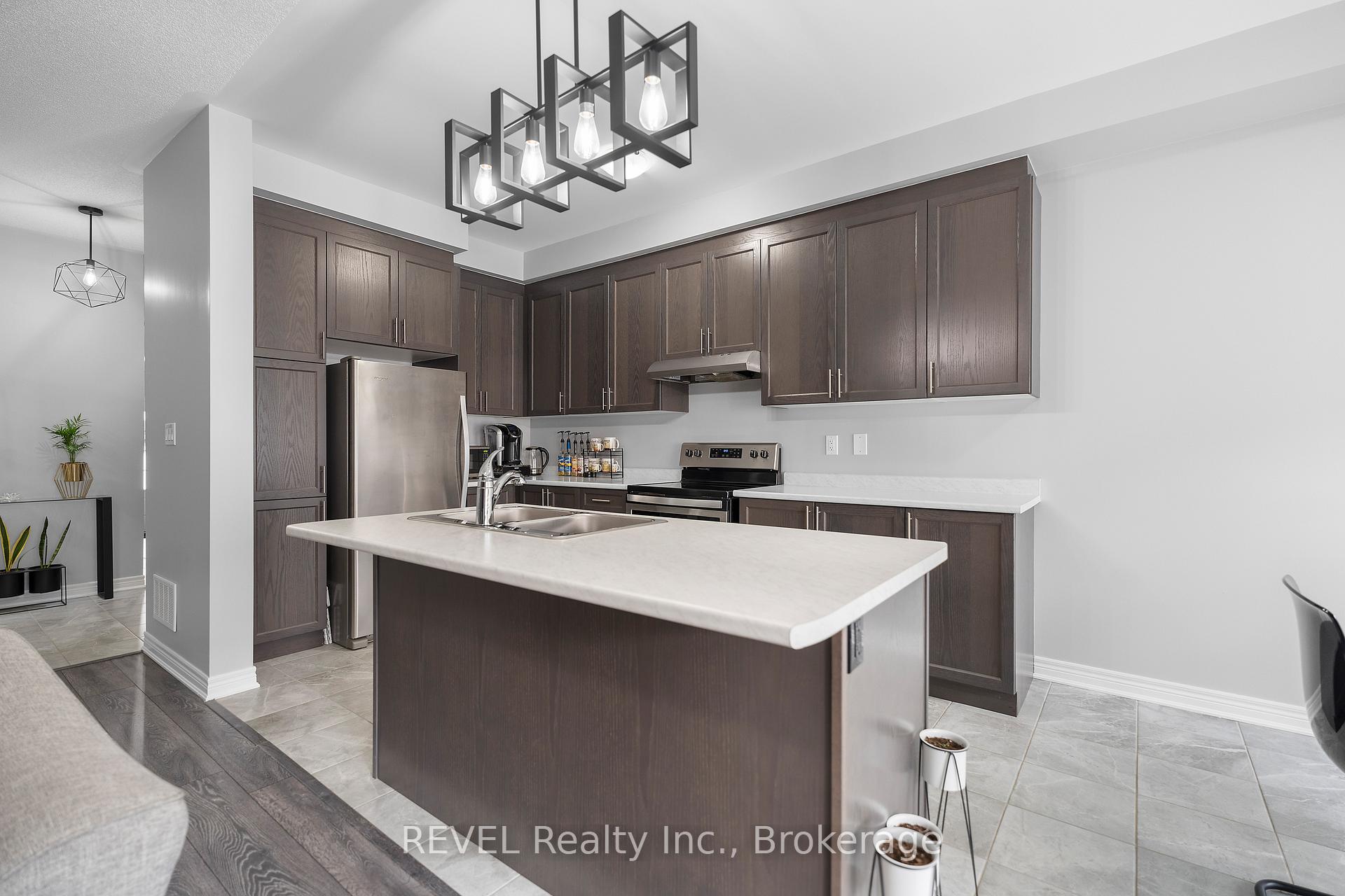 Photo 13 of 39 Sparkle Drive, Thorold, Rolling Meadows — HOMEH