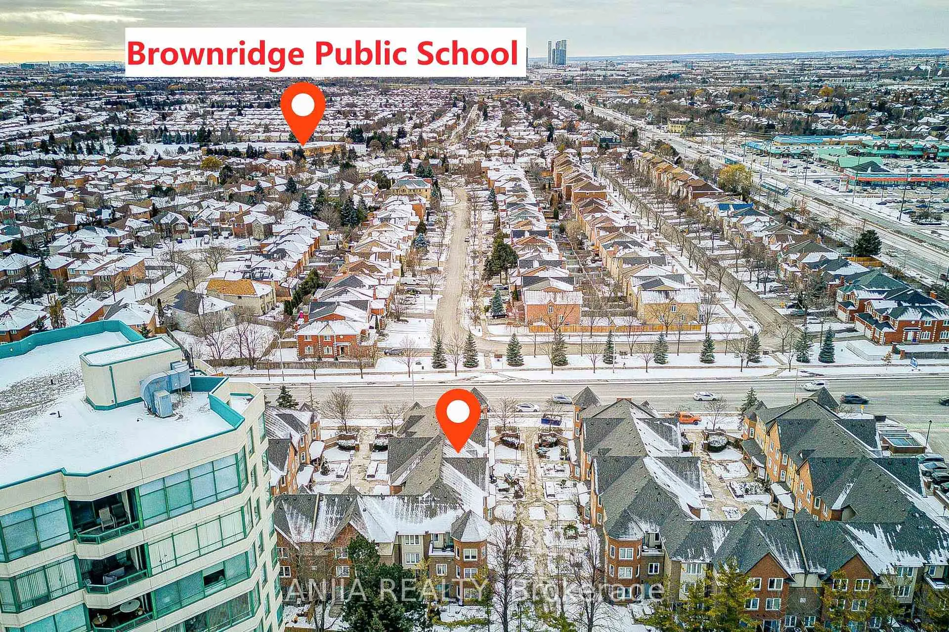 Photo 3 of Unit 32, 735 New Westminster Drive, Vaughan, Brownridge — HOMEH