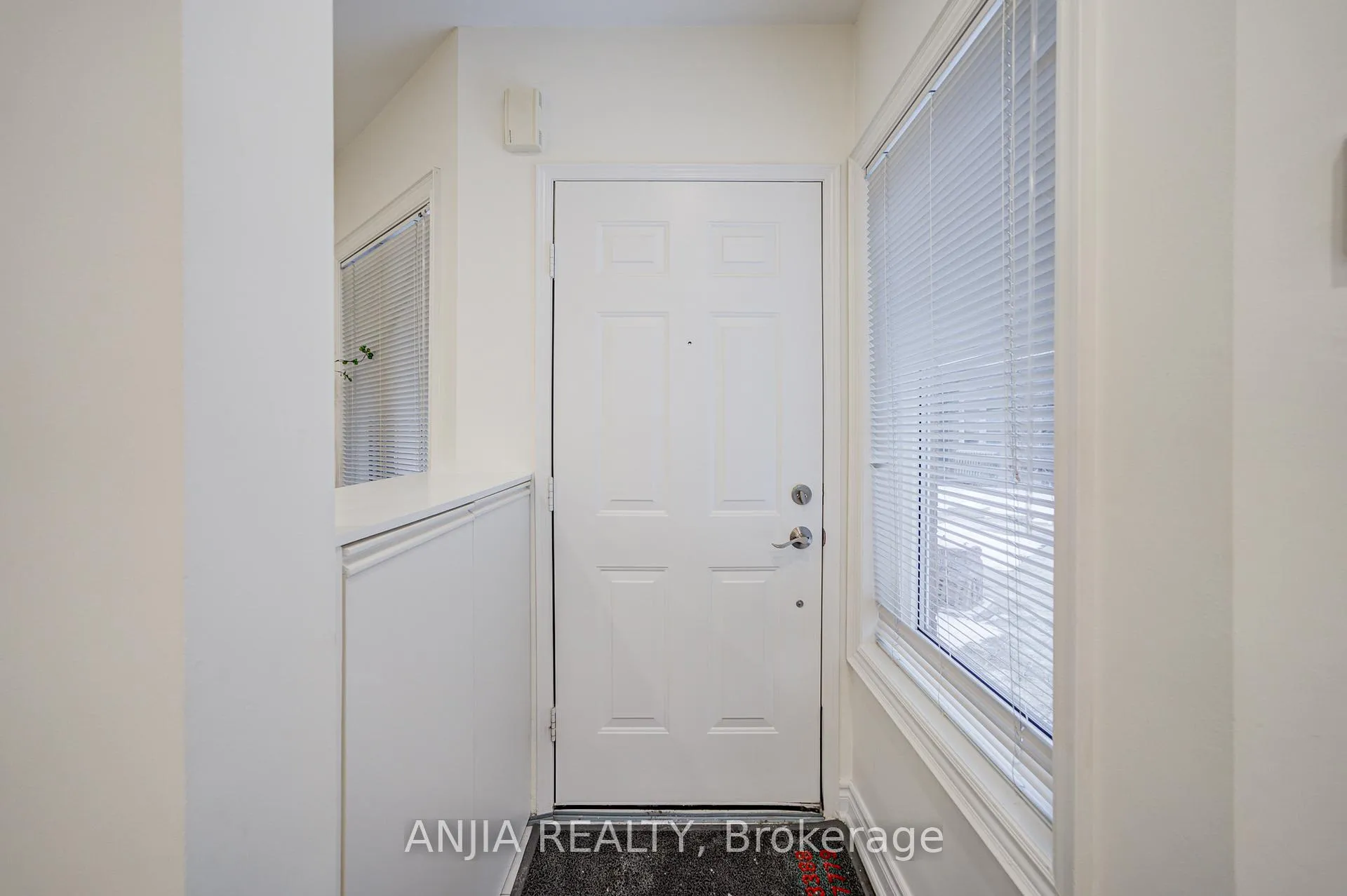 Photo 6 of Unit 32, 735 New Westminster Drive, Vaughan, Brownridge — HOMEH