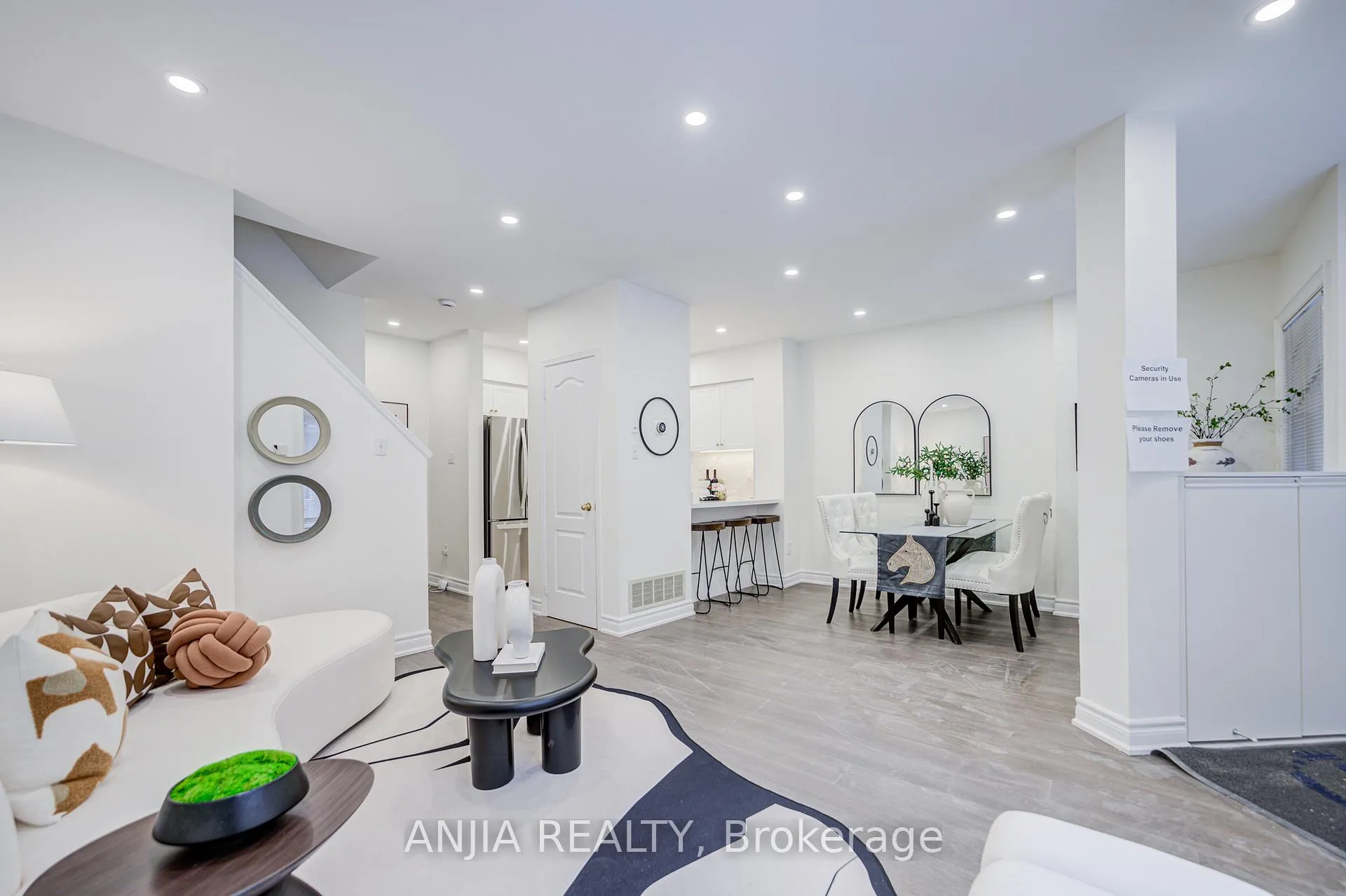 Photo 11 of Unit 32, 735 New Westminster Drive, Vaughan, Brownridge — HOMEH