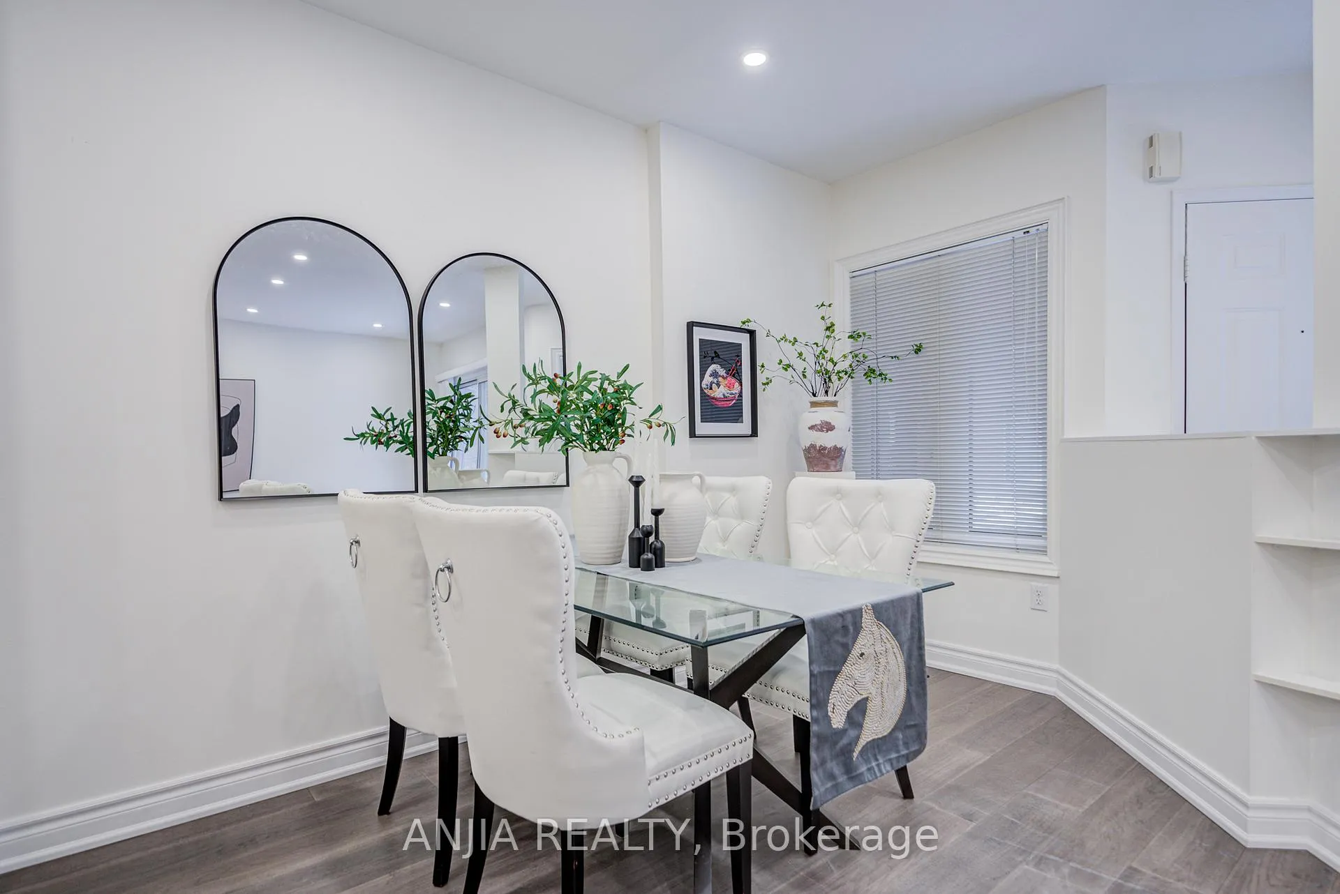 Photo 13 of Unit 32, 735 New Westminster Drive, Vaughan, Brownridge — HOMEH