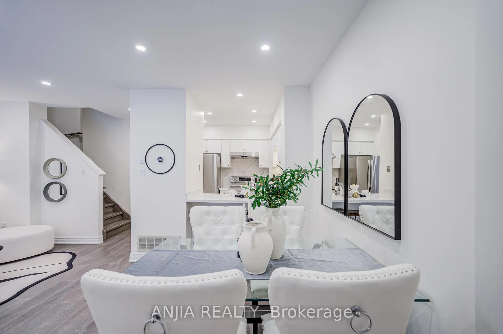 Photo 14 of Unit 32, 735 New Westminster Drive, Vaughan, Brownridge — HOMEH