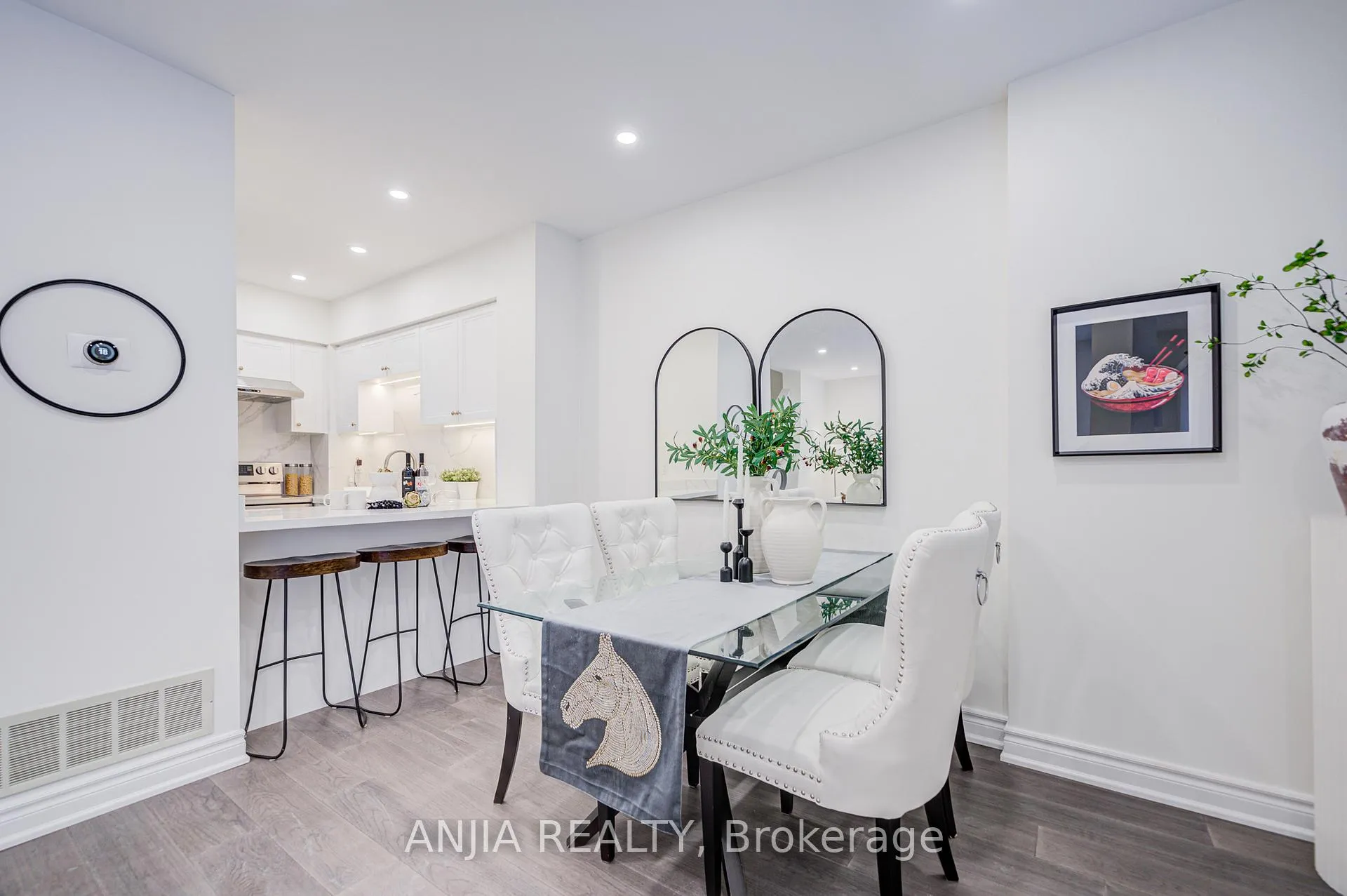 Photo 15 of Unit 32, 735 New Westminster Drive, Vaughan, Brownridge — HOMEH